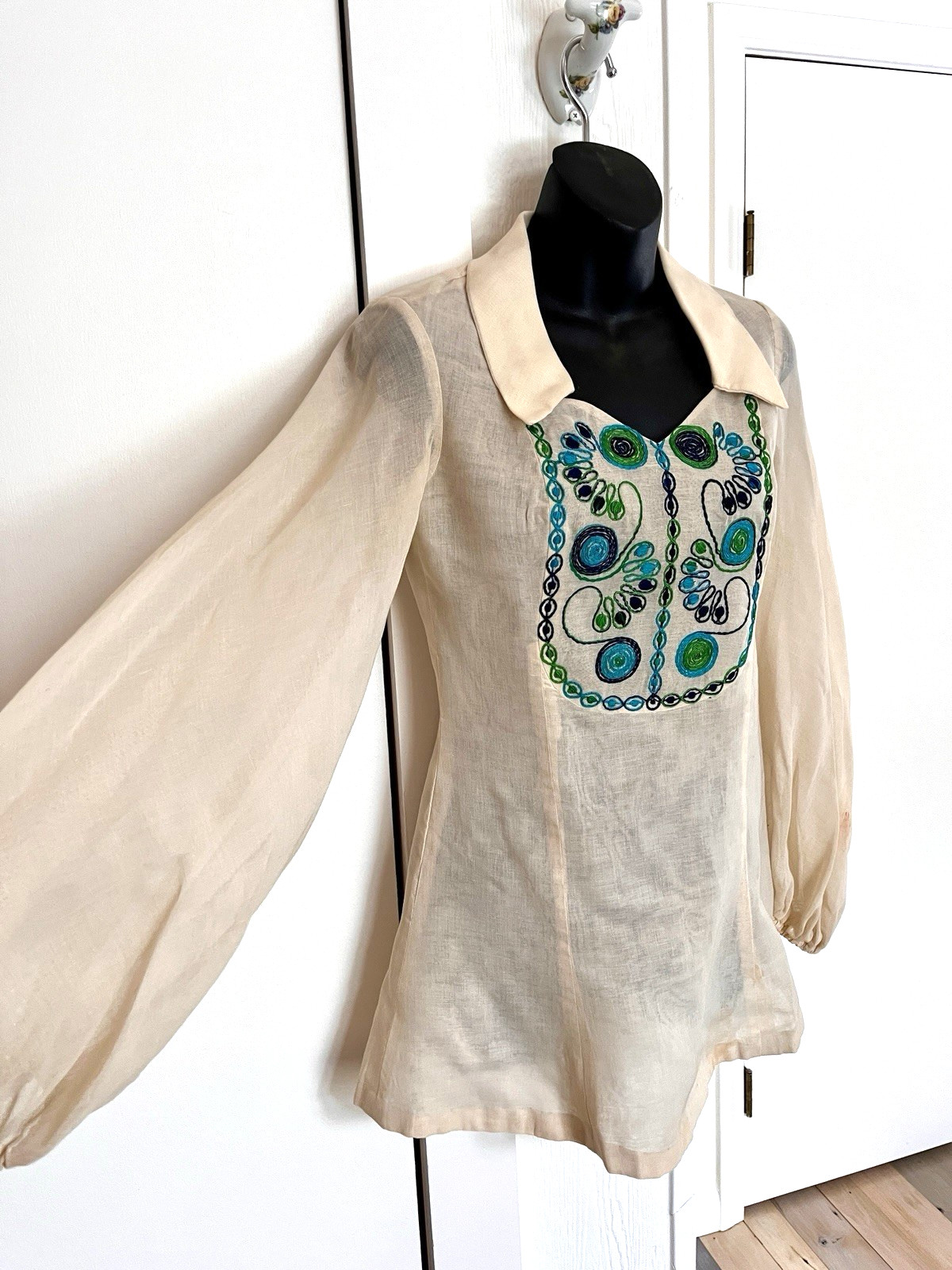 Vintage 1970s Mr. Boots Embroidered Mini Dress Collar Balloon Sleeve Hippy Boho