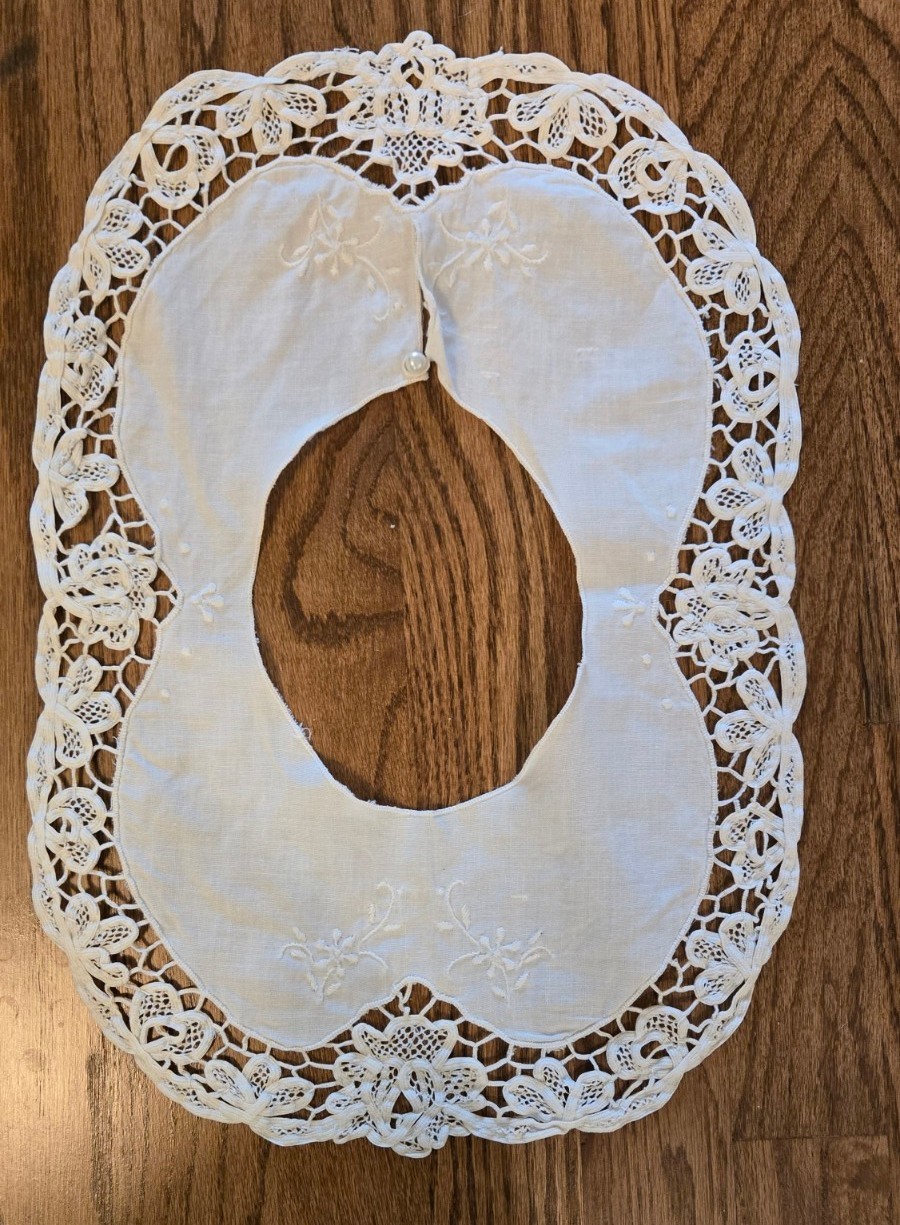 Square vintage Collar (#1) White Tape Lace Button Back