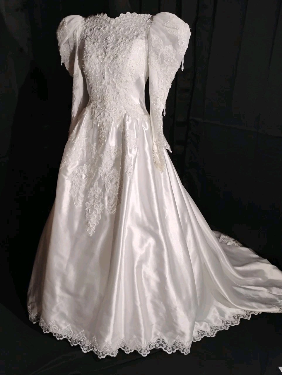 Vintage White Wedding Gown Dress Sz M Train Puff Sleeves