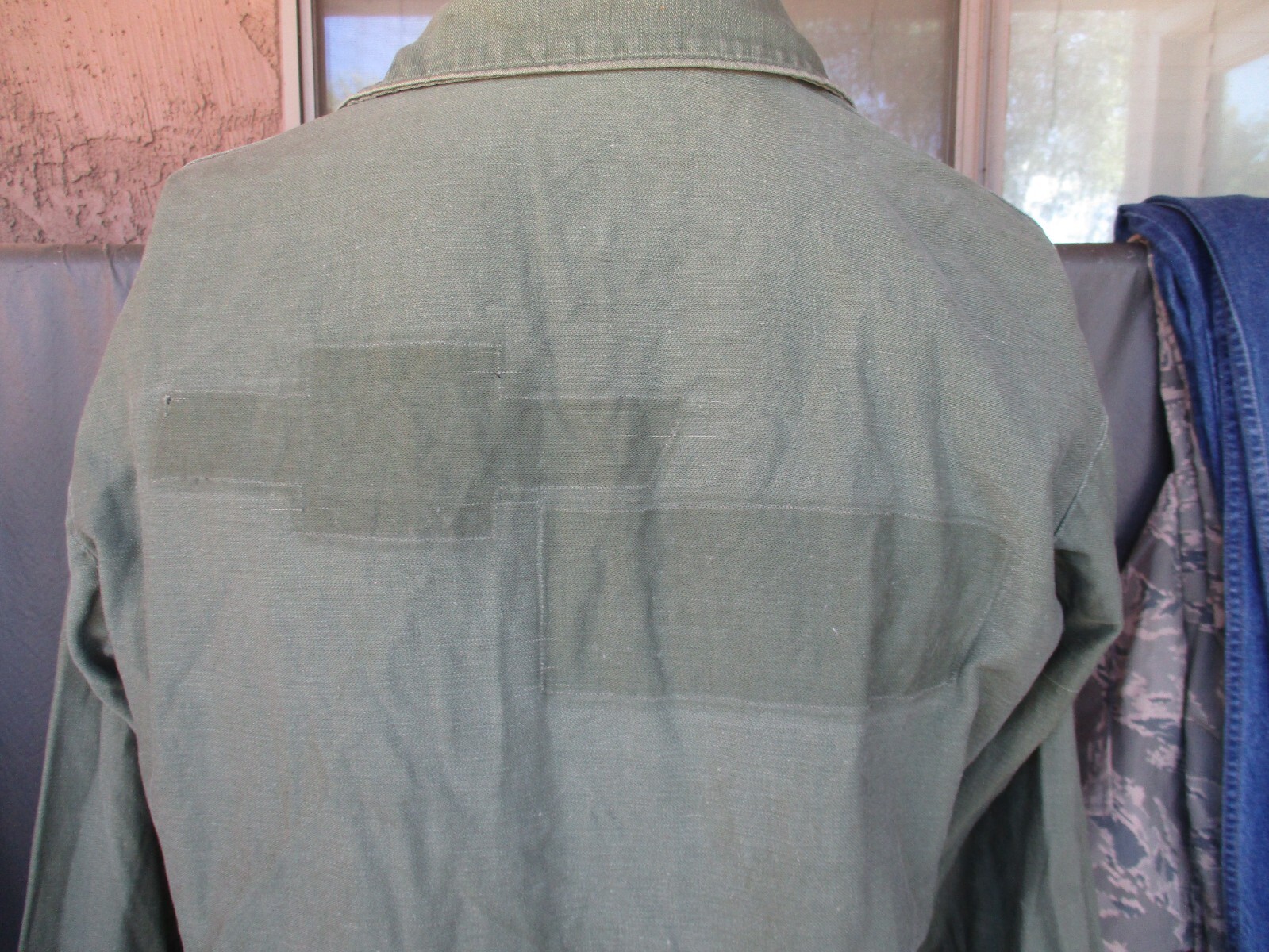 Vtg 1970 GI Issue OG107 Cotton Sateen Utility Fatigue Shirt, Distressed & Worn L
