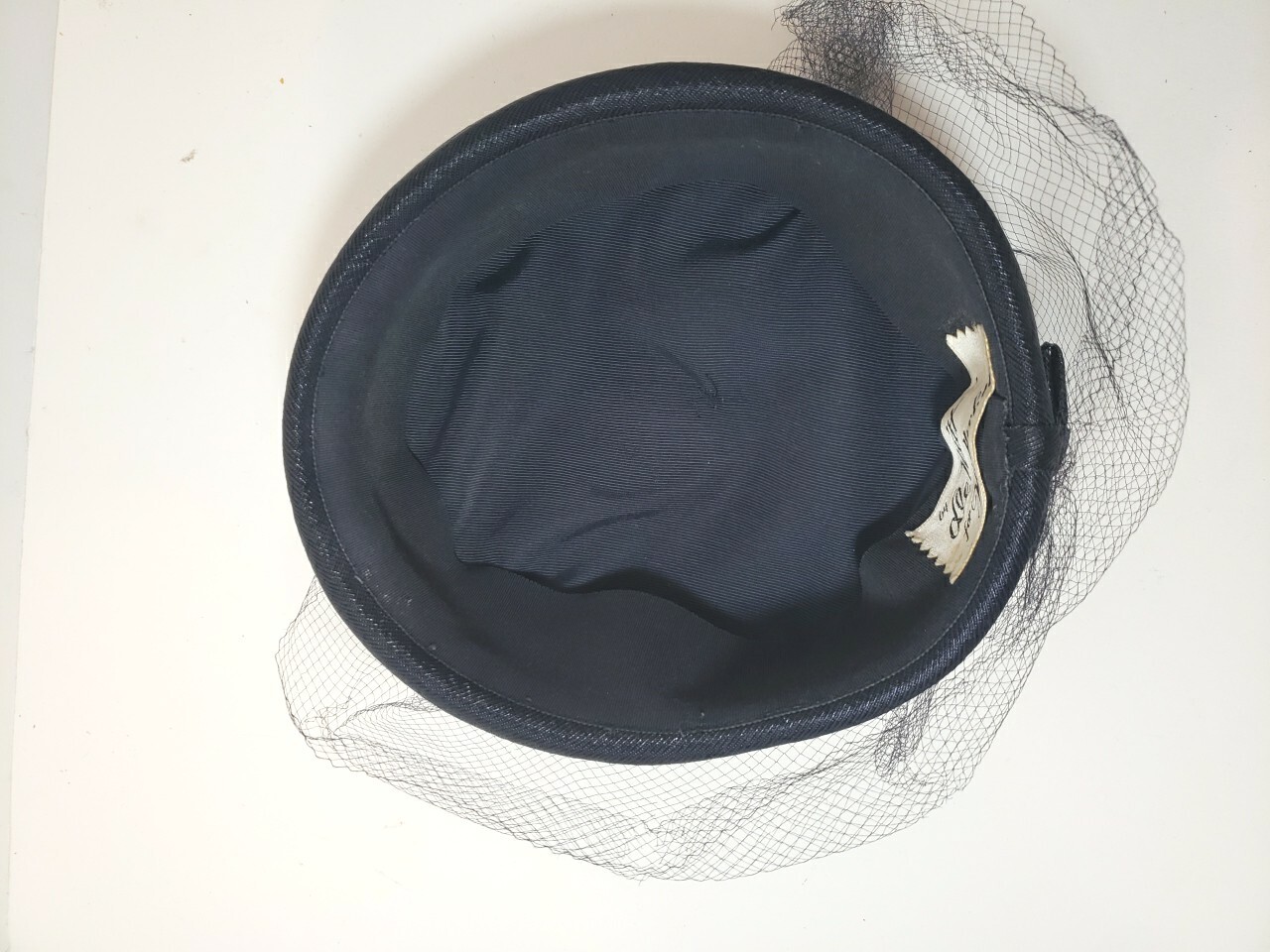 Vintage Dark Navy Blue Pill Box Hat W/ Netting By Witt For The Hecht Co