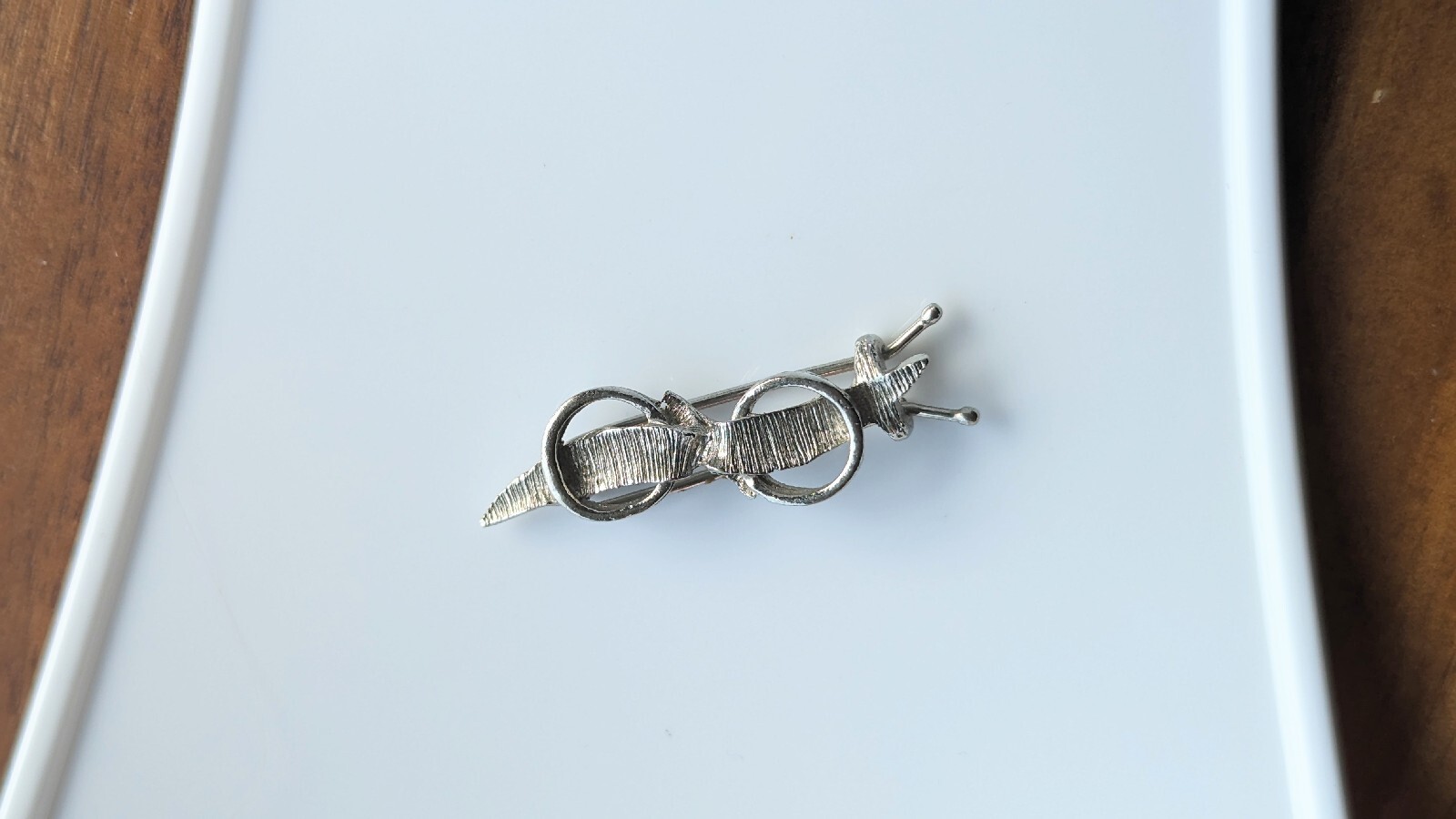 Vtg Dainty Textured Silver Tone BARRETTE Wire Back 1½” HAIR CLIP Ribbon Circle