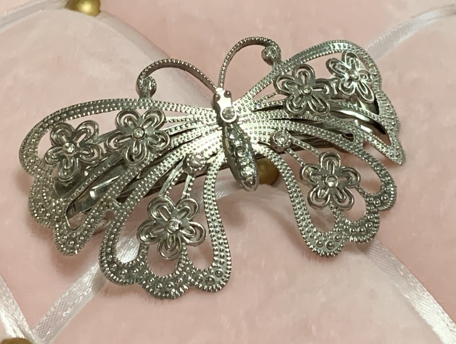Vtg Pretty Silver Tone Filigree Rhinestone 3.75” Wide Metal Butterfly Barrette