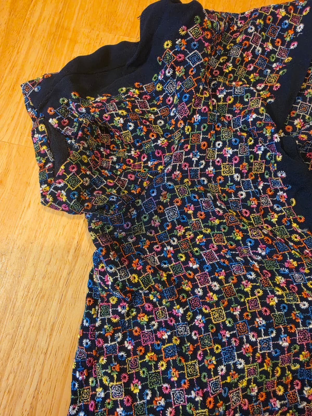 1930’S DENSE FLORAL EMBROIDERED CROP JACKET W BUCKLE FRONT