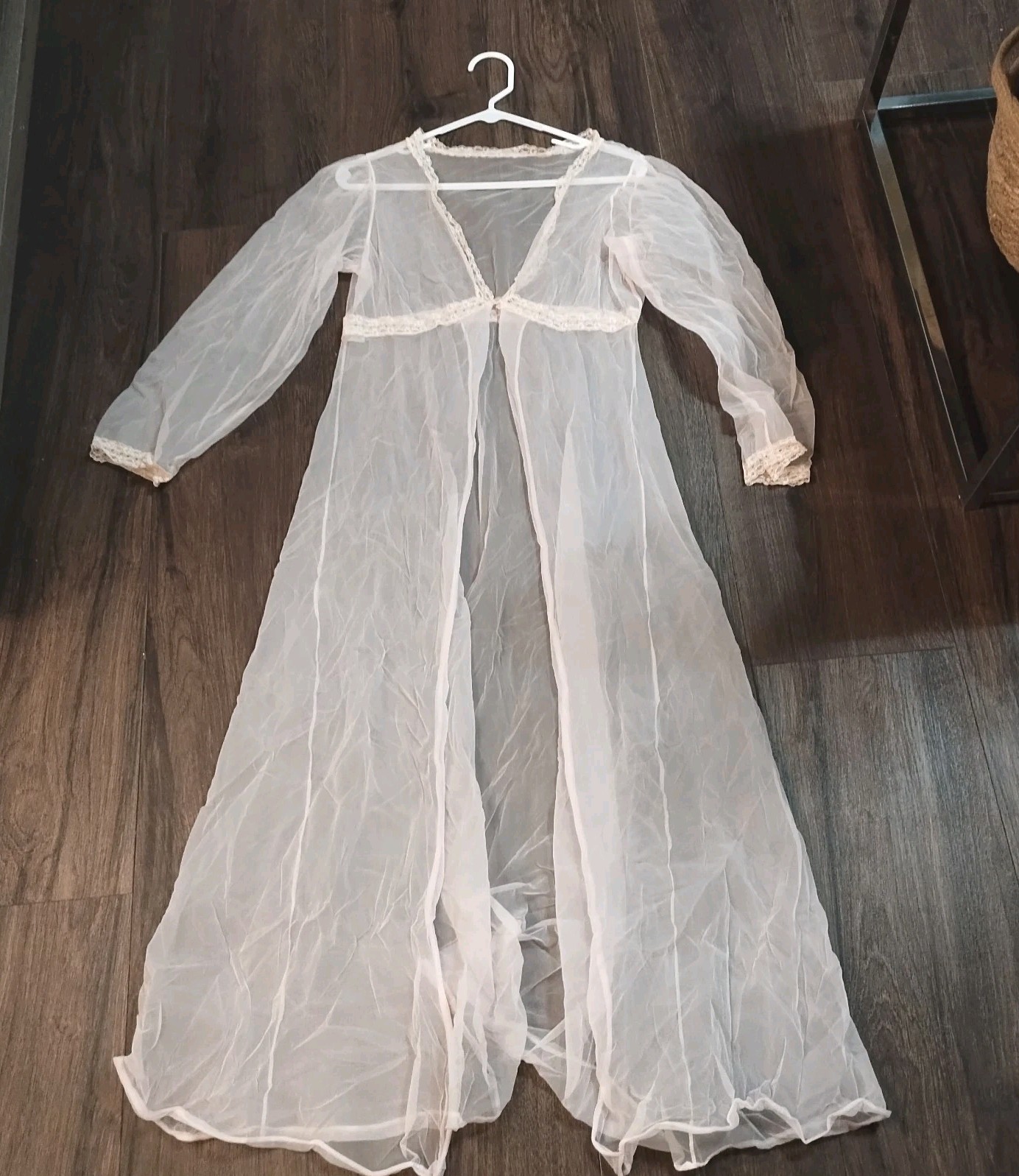 VINTAGE Long Pink Nylon & Lace ROBE Sleeve No Brand Medium Read