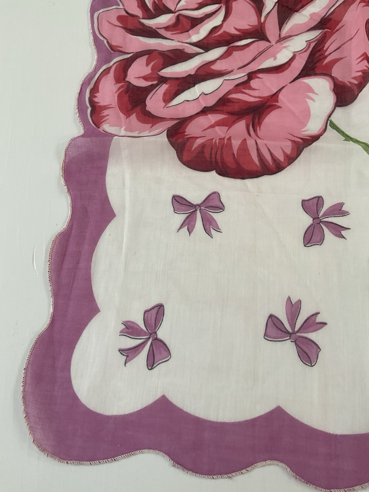 VINTAGE HANKIE – ONE BIG BEAUTIFUL ROSE 15″