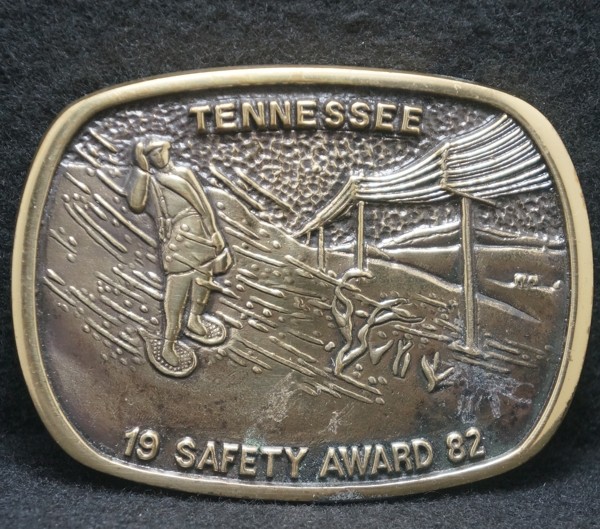 XA25165 *NOS* VINTAGE 1982 *TENNESSEE SAFETY AWARD* SOLID BRASS MENS BELT BUCKLE