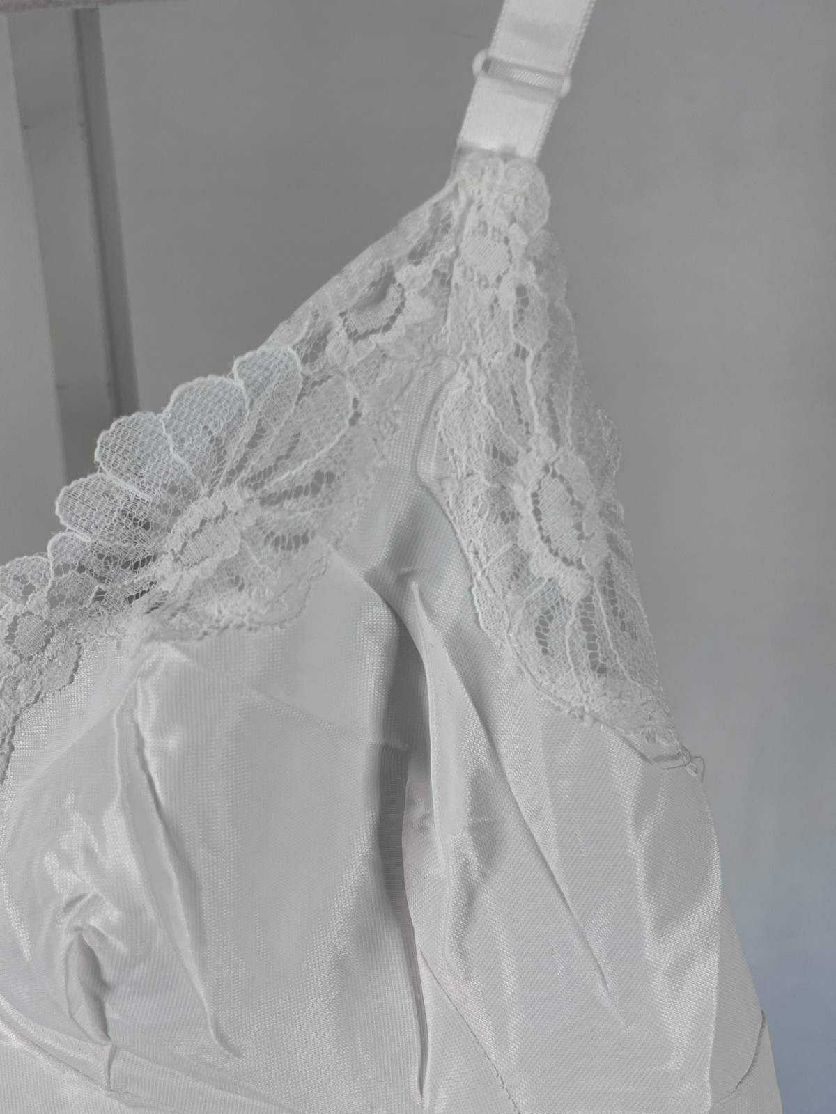 Vintage White Full Slip Lace Trim Nylon Womens 40 Bust Lingerie Nightgown