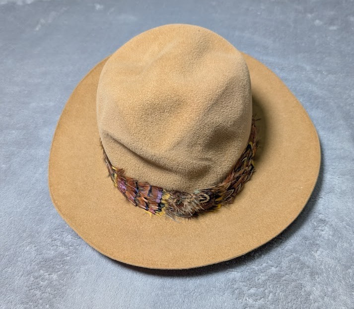 Vintage Betmar of New York Bloomingdales 100% Wool Tan Feathered Ladies Hat
