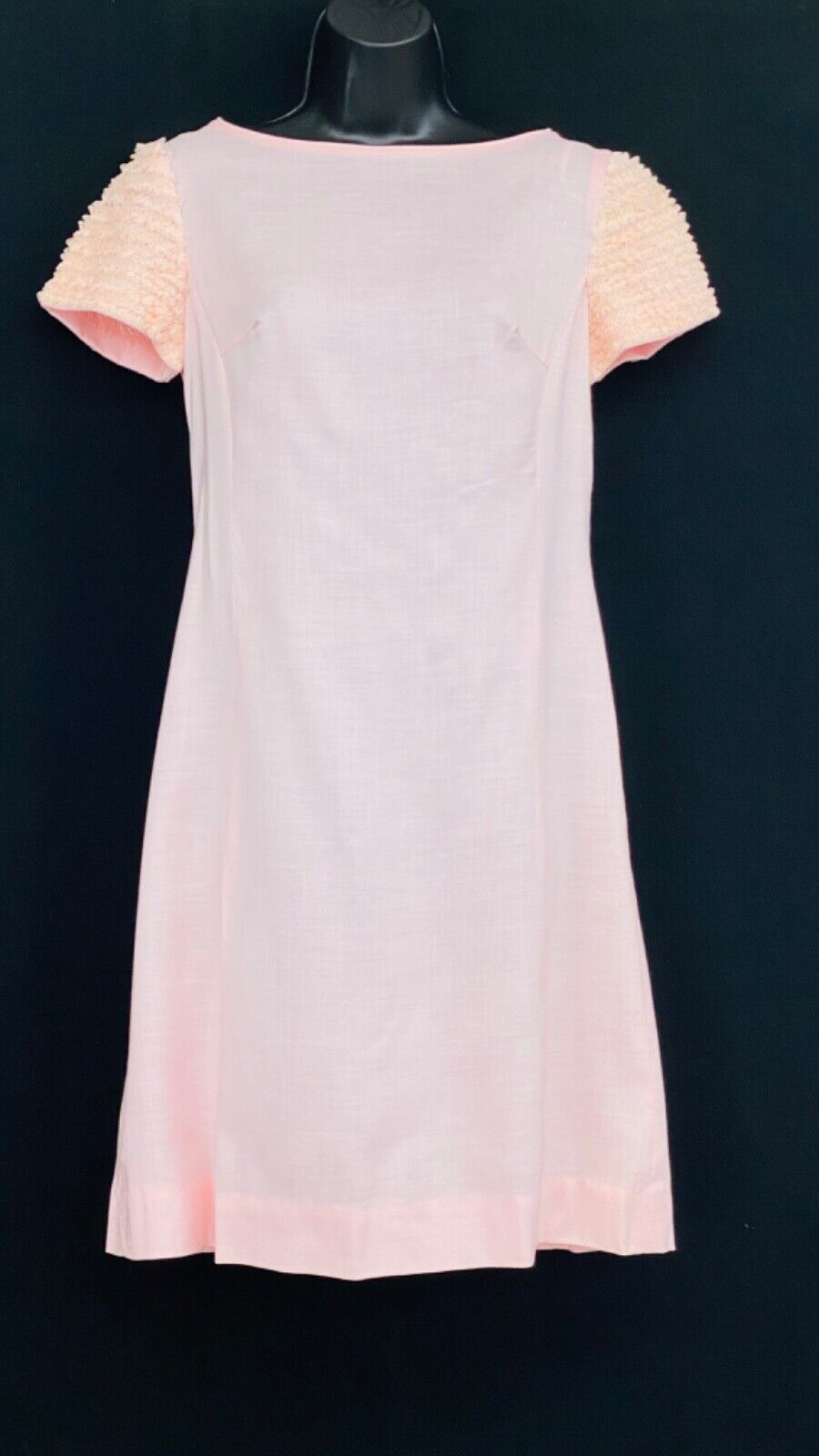 Vintage 1960s light pink shift dress, short lace sleeves pin-up linen S