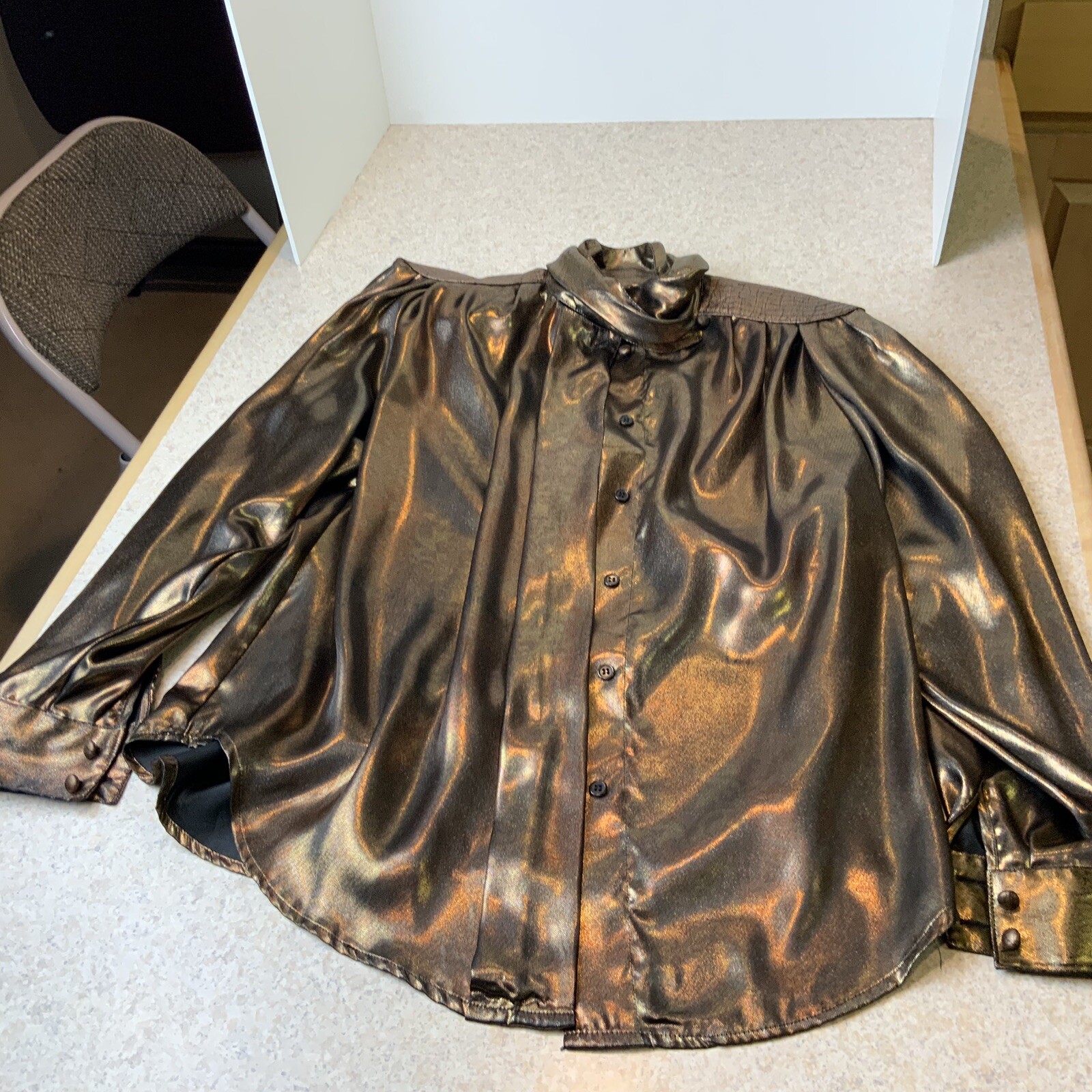 Jordan Women’s 14 Vintage 1980’s Metallic Long Sleeve Button Up Top Blouse