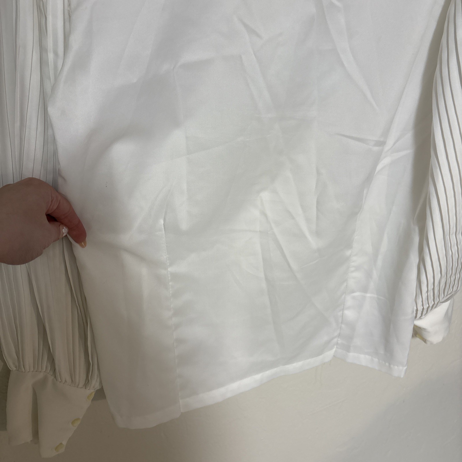 Vintage 90s Secretary Blouse Button Up Minimalist Woman’s 36 Pleated Pearl Snap