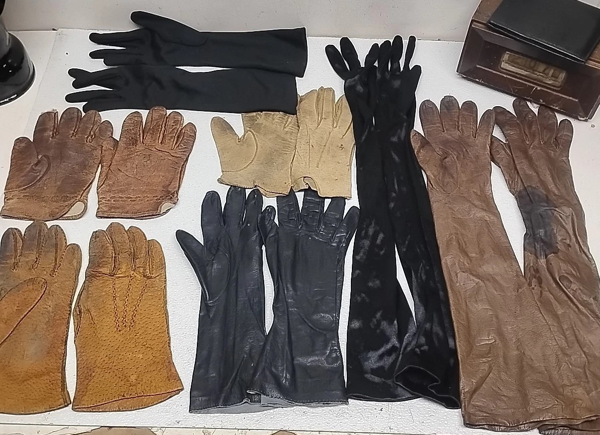 Women’s Vtg Gloves Lot of 7: Different Styles/Materials Leather, Kidskin, Nylon