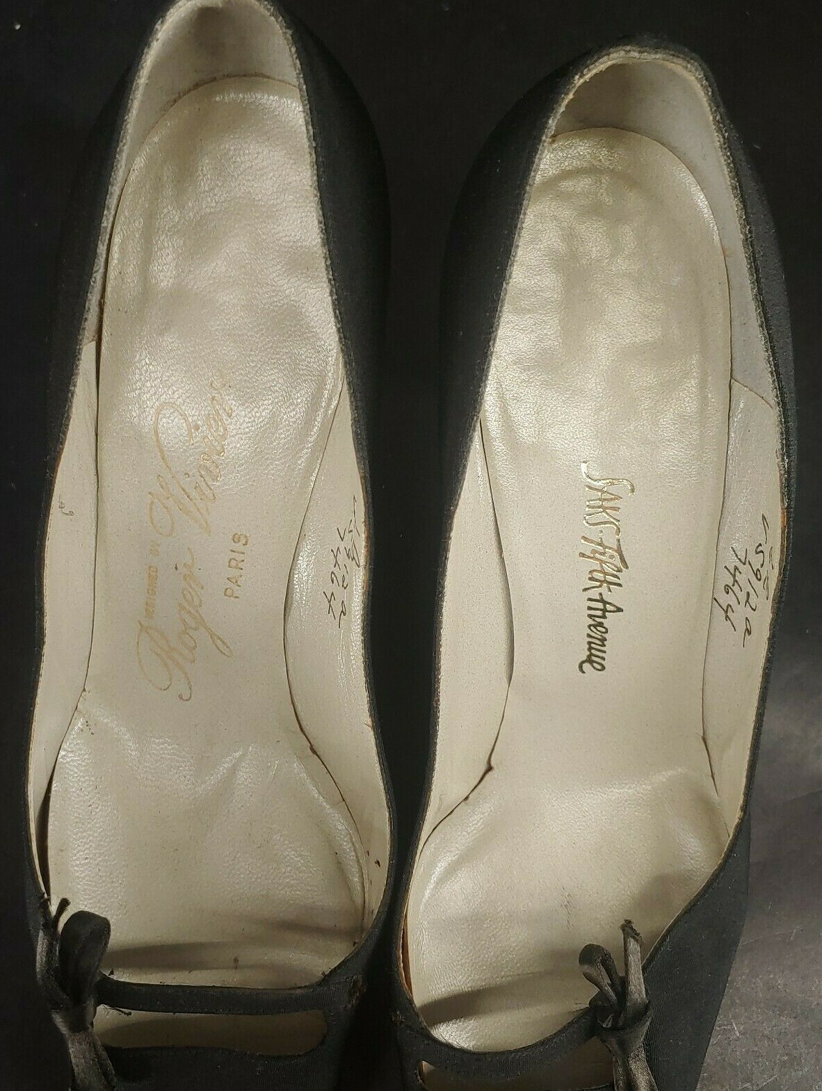 Saks Fifth Ave Roger Vivier Black Textured Silk High Heels 1960’s Size 6 mABR