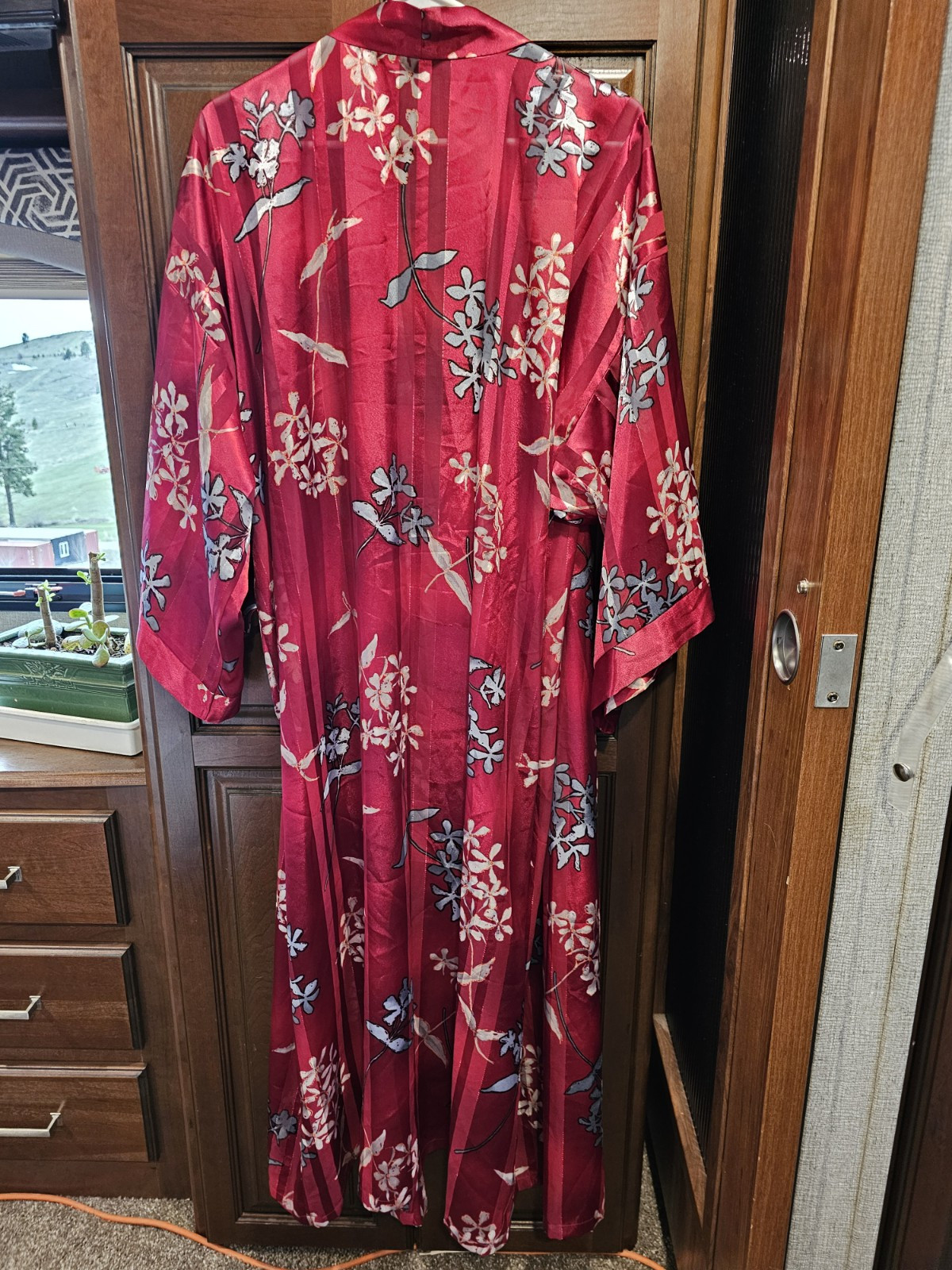 Vintage Inner Most Red Floral Glossy Long Satin Robe and Negligee L Bust 40