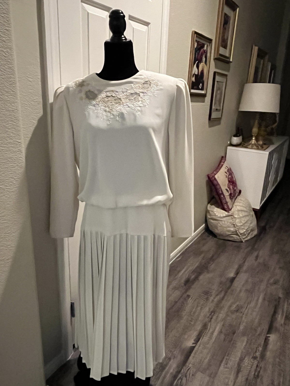 Vintage Nilani ivory Embroidered Pleated Dress size 14