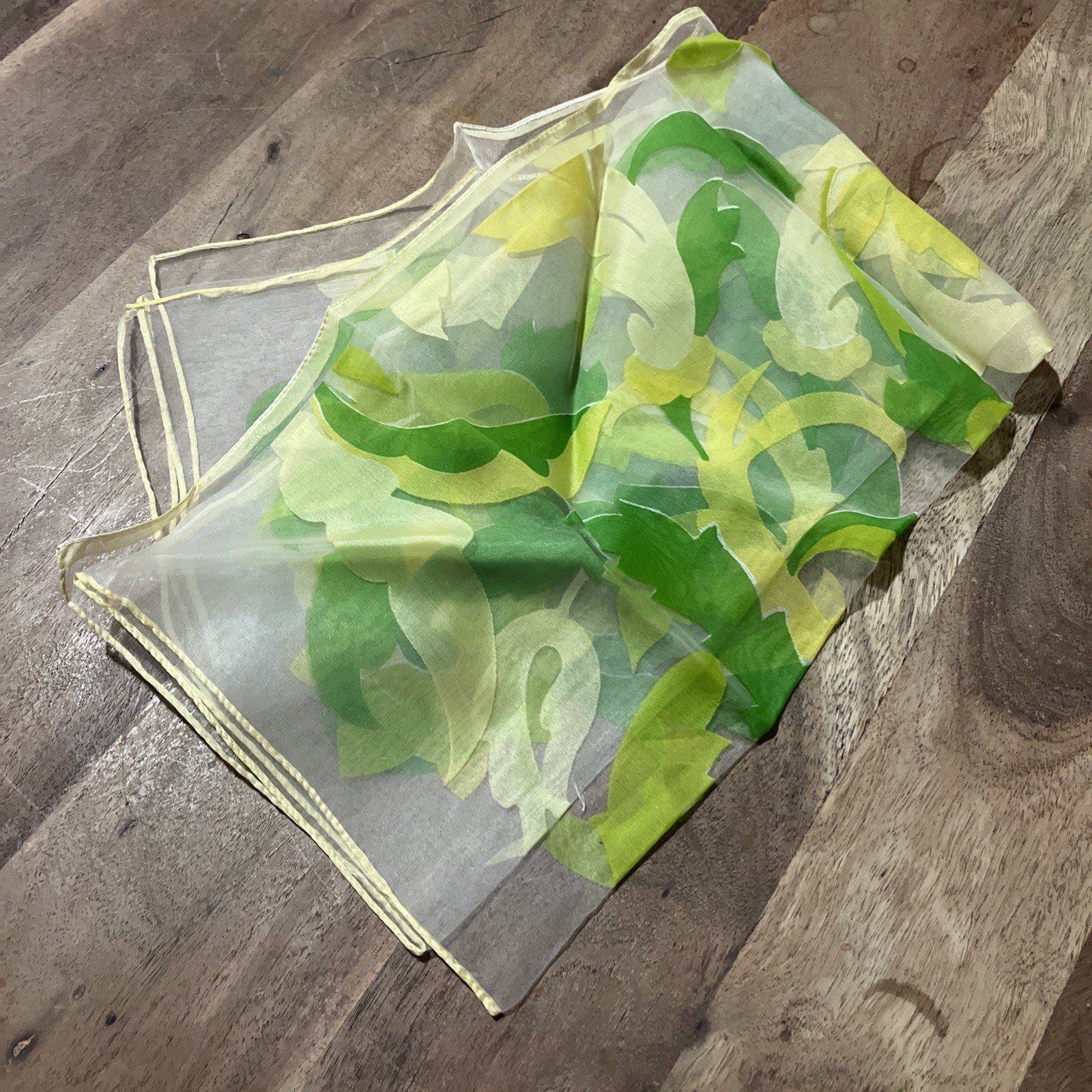 Vtg Mid Century Modern 27×26” Sheer Rayon Rectangle Green/Yellow Floral Scarf