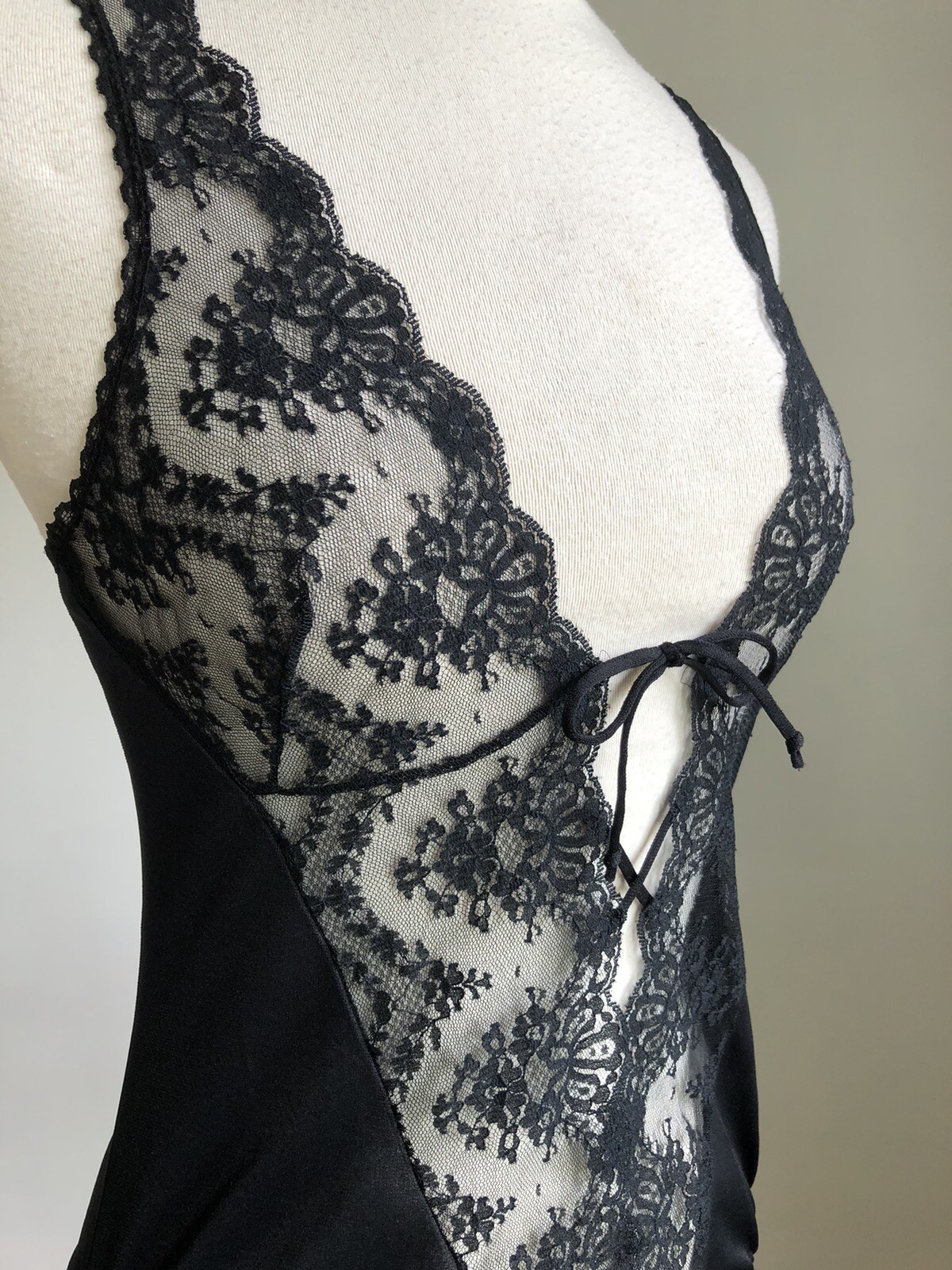 STUNNING VTG FORMFIT Black Nylon & Lace Teddy Romper Lingerie SZ 32