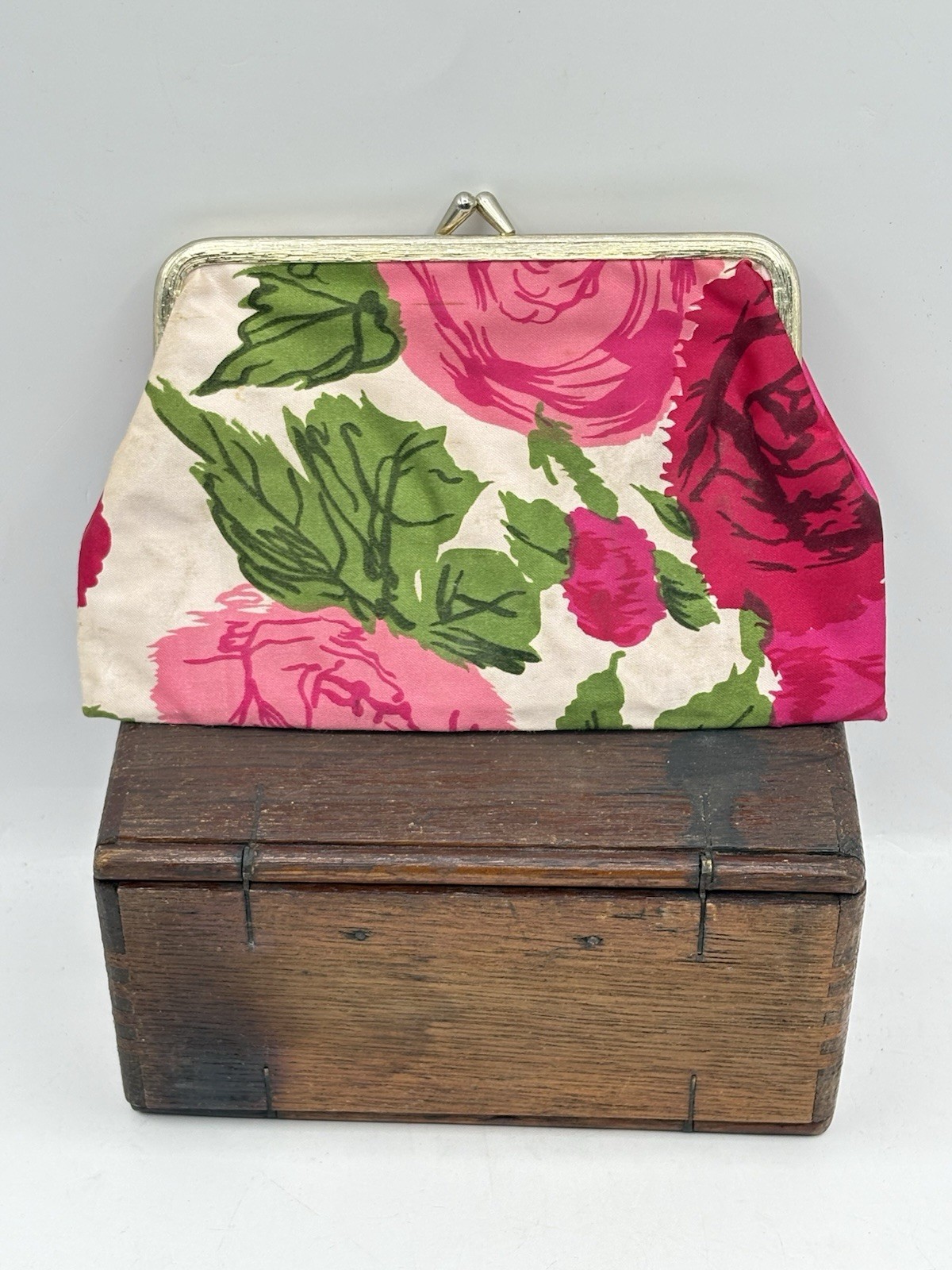 Vintage Floral Roses Kiss Lock Make Up Bag Wallet Retro Romantic Coquette
