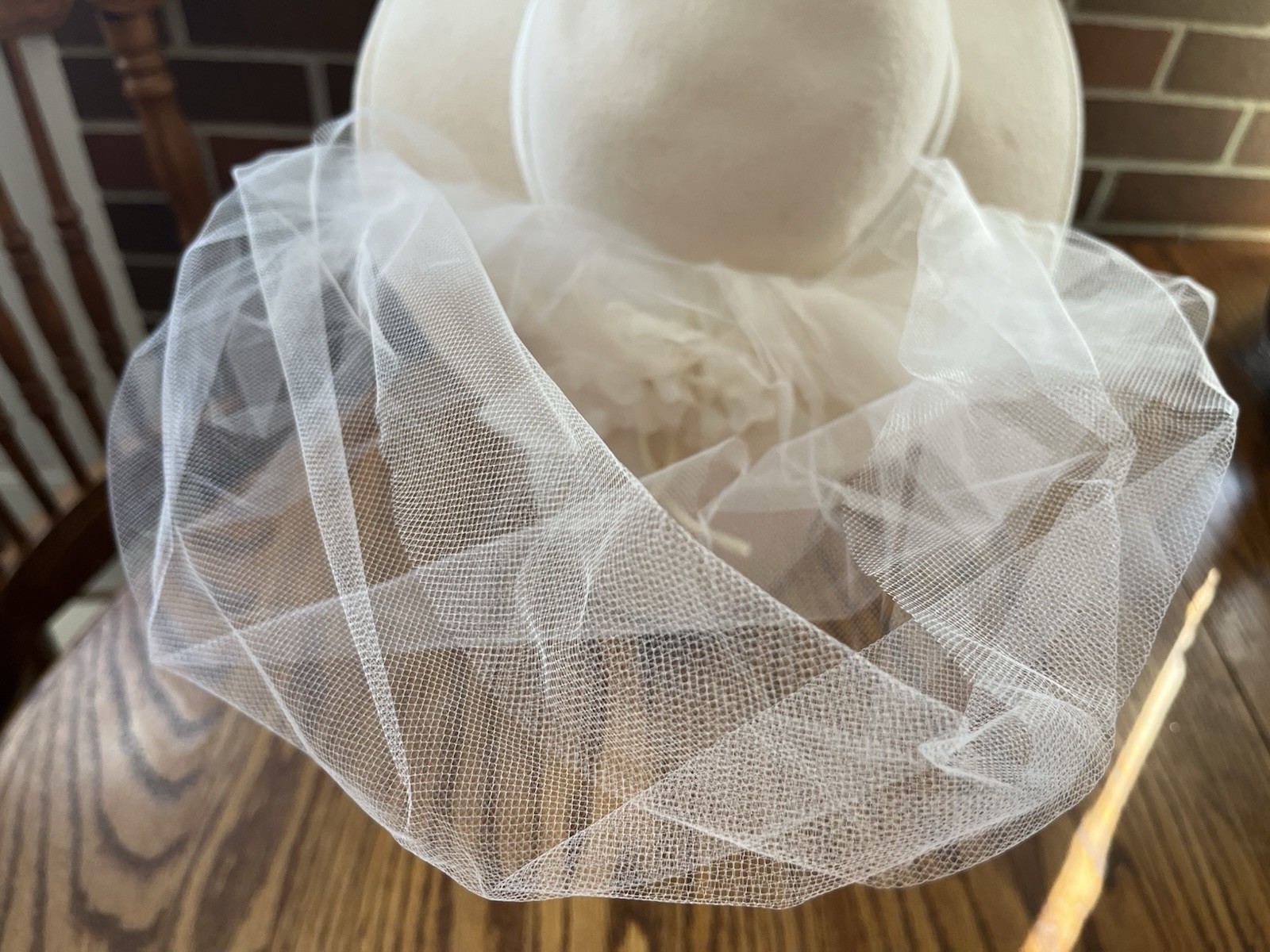 Vintage Ivory Geo W Bollman Doeskin Felt 100% Wool Brimmed Hat Flower/Bow & Veil