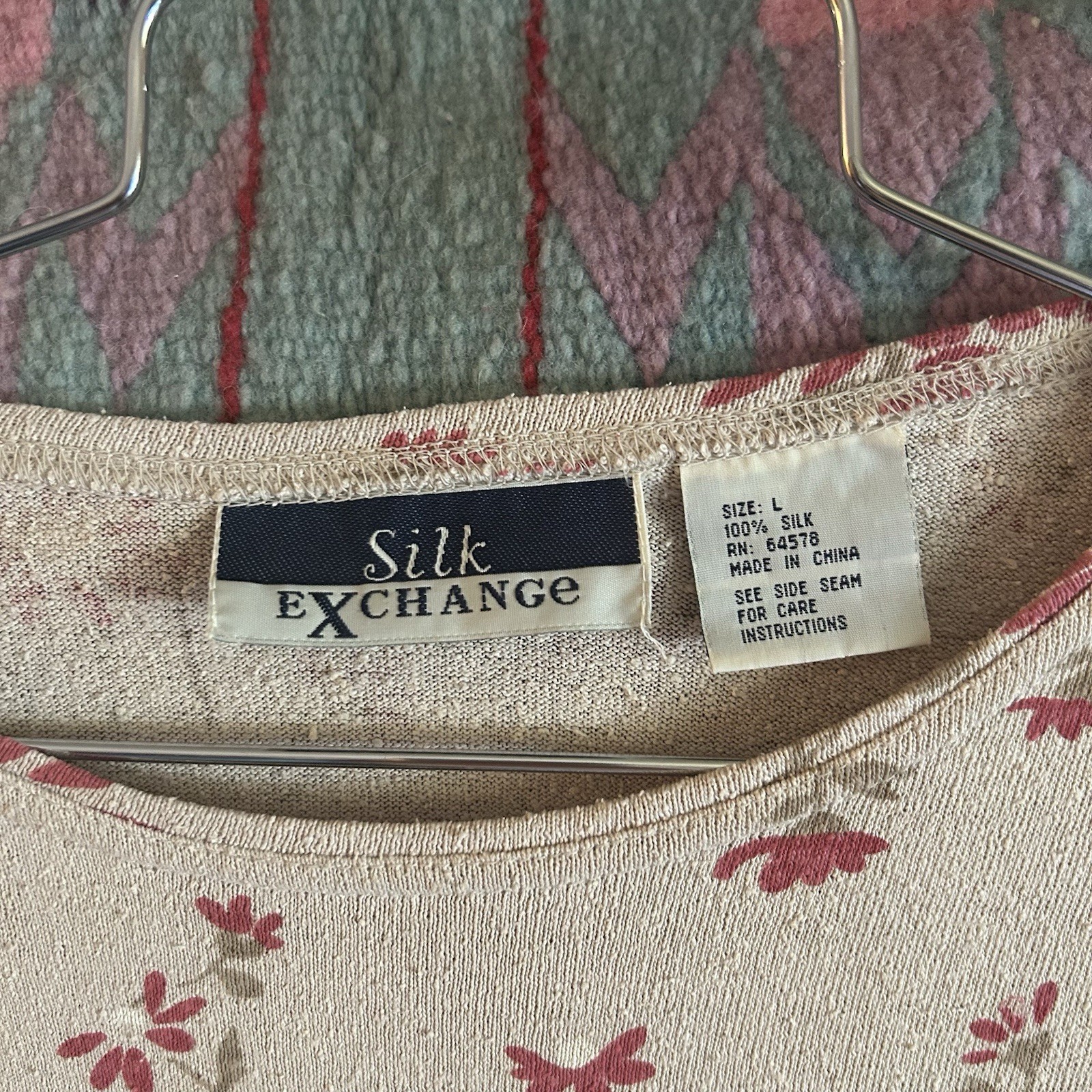 Vintage Silk Exchange Beige & Red Floral Print Raw 100% Silk Shirt Sz L
