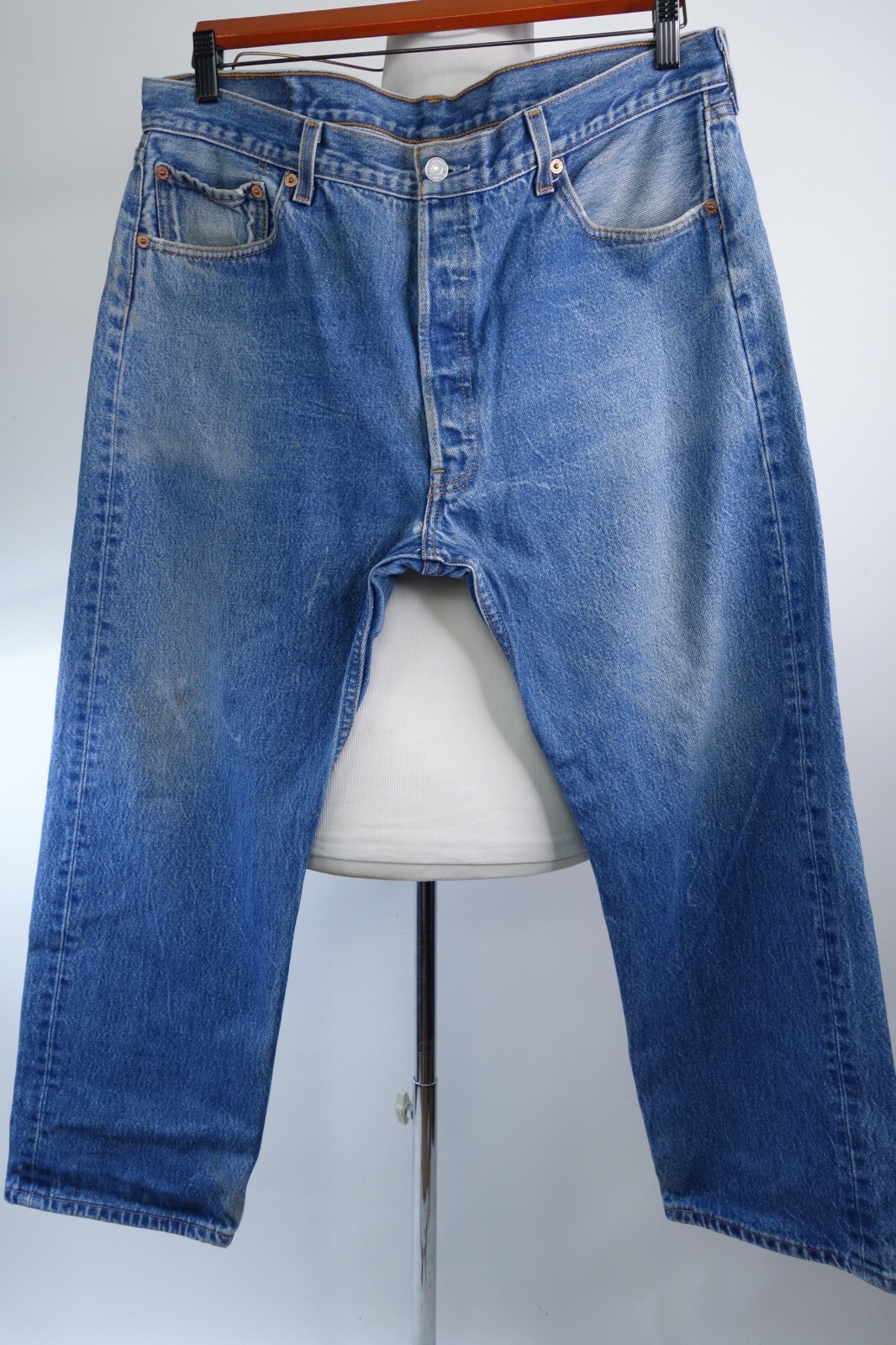 Vintage Levi’s 501 Jeans Men Size 36 x 27 From the 1990’s Made In The USA