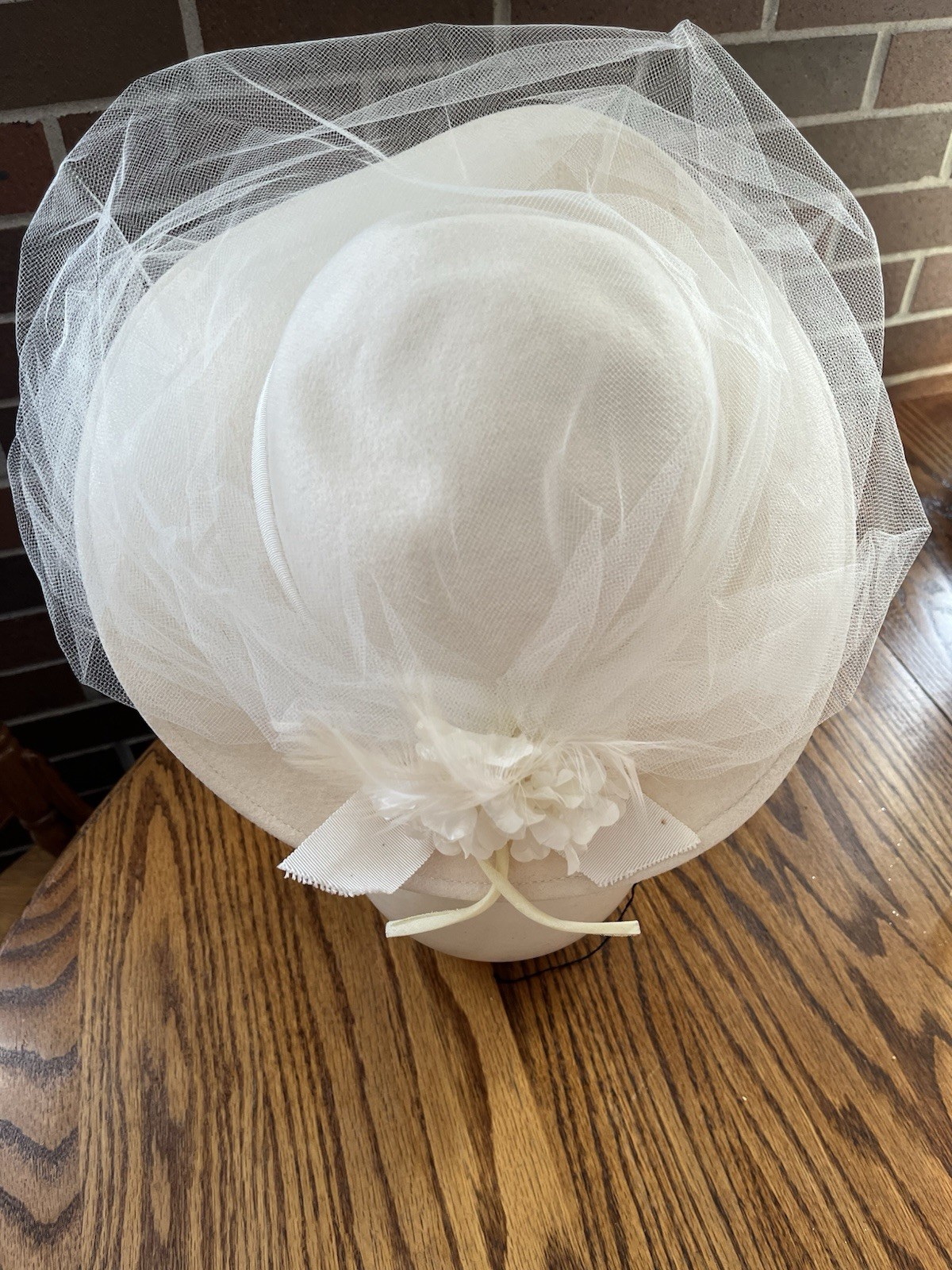 Vintage Ivory Geo W Bollman Doeskin Felt 100% Wool Brimmed Hat Flower/Bow & Veil