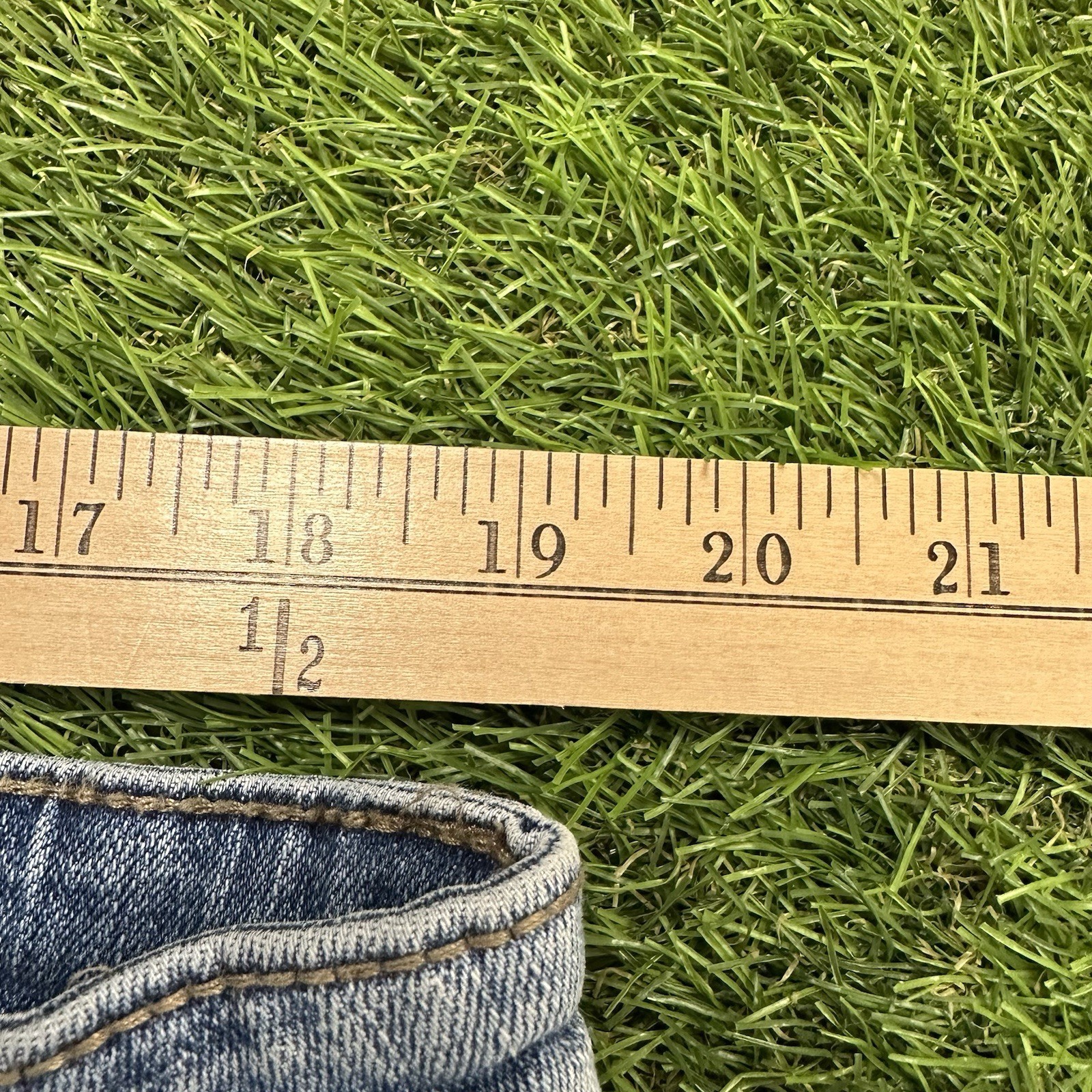 Vintage 2000s Y2K Axel Slim bootcut light wash jeans size 38×30 Measured 38×29