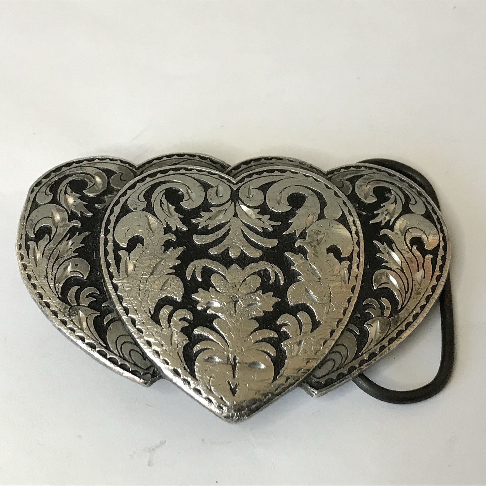 Vintage 1995 C&J Inc Silver Tone Triple Heart Belt Buckle (Z93)
