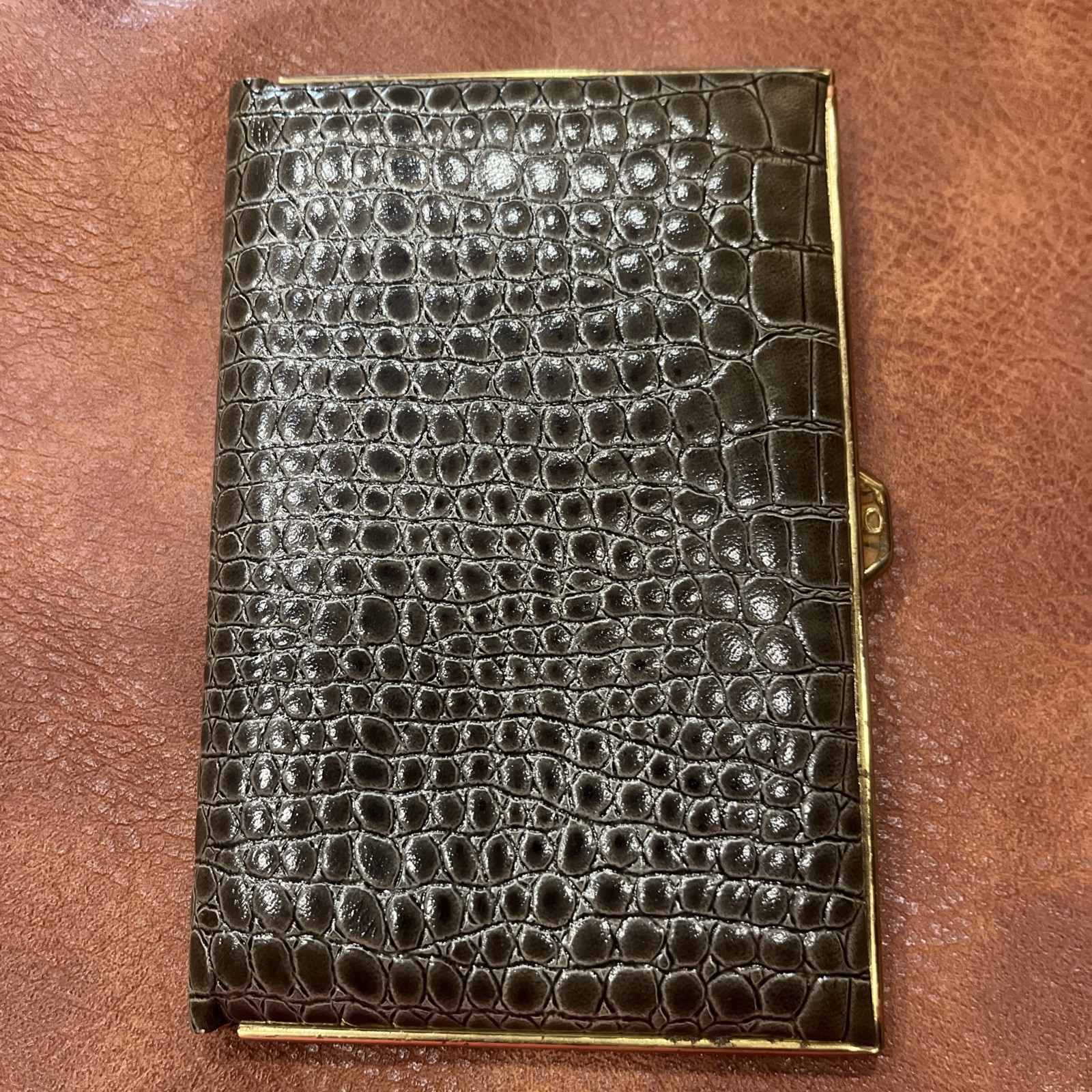 Vintage Marshall Fields Green Faux Crocodile Textured Women’s Kiss Lock Wallet