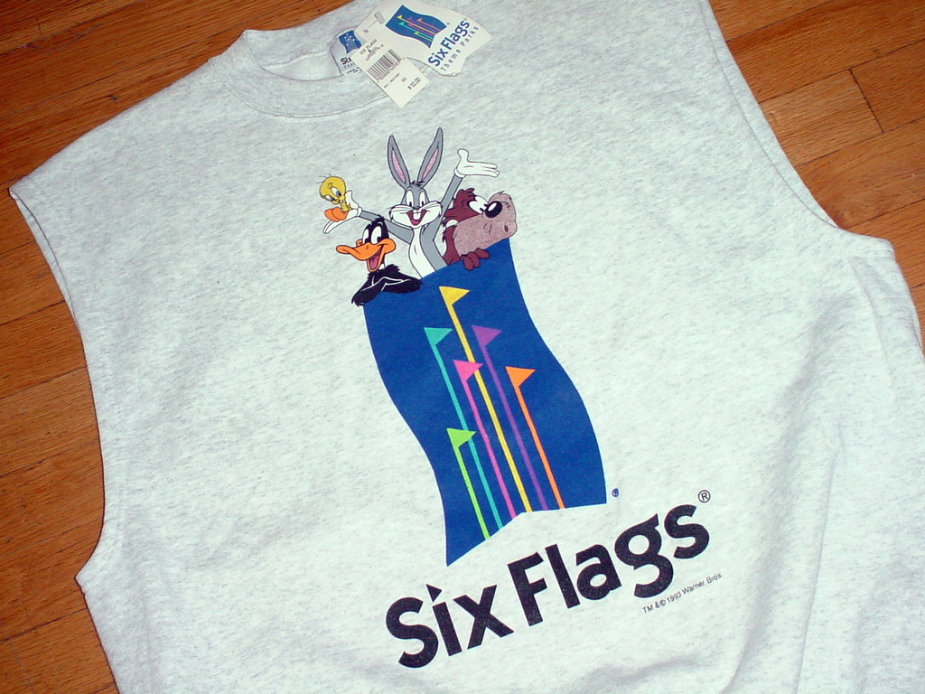 VTG NWT WARNER BROS SIX FLAGS THEME PARK SWEATSHIRT BUGS/DAFFY/TWEETY XXL