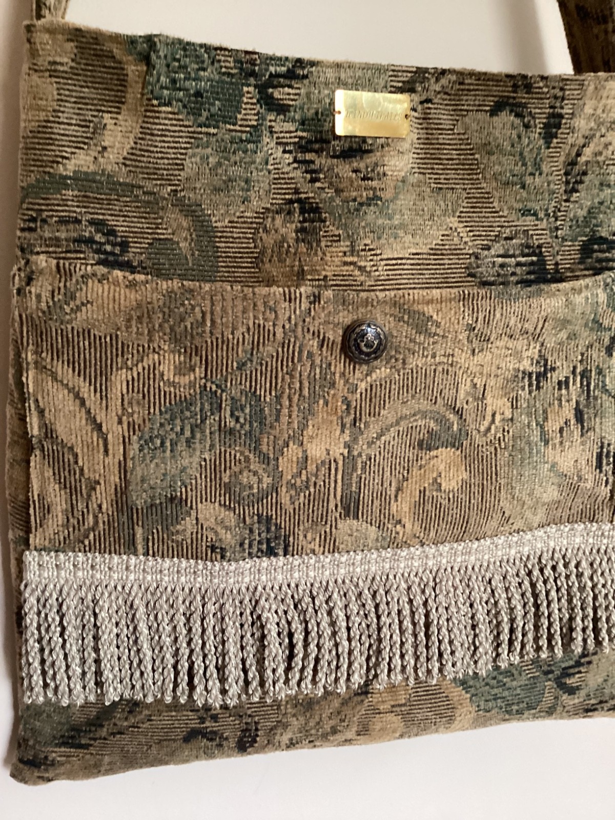 LUXURIOUS! Vintage Style Hand Bag-Brand New! Hand Crafted-45 inch Strap-15x15x3