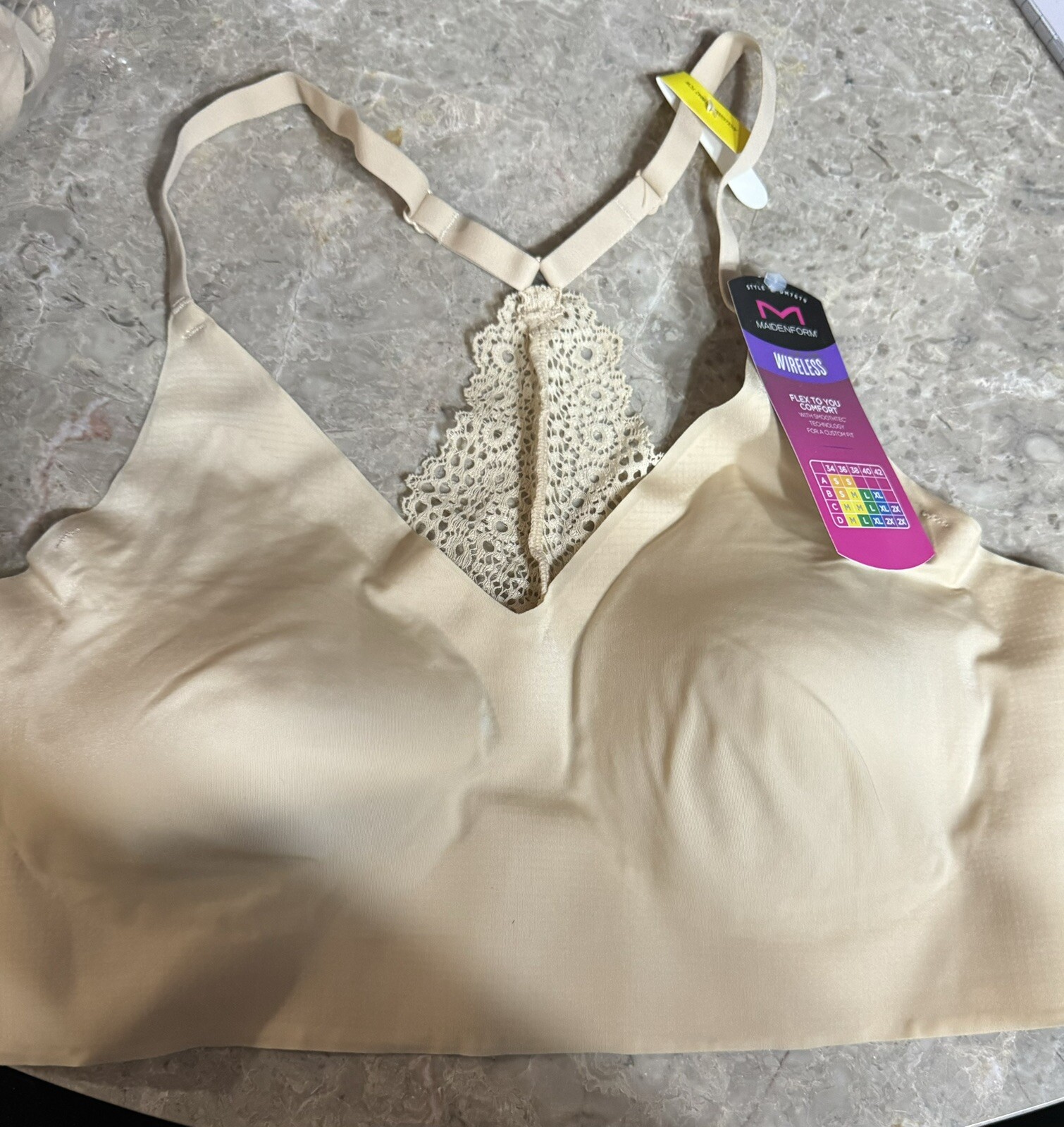 VINTAGE MAIDENFORM WIRELESS BRA! 34-C-D. 36 B- C. BEIGE