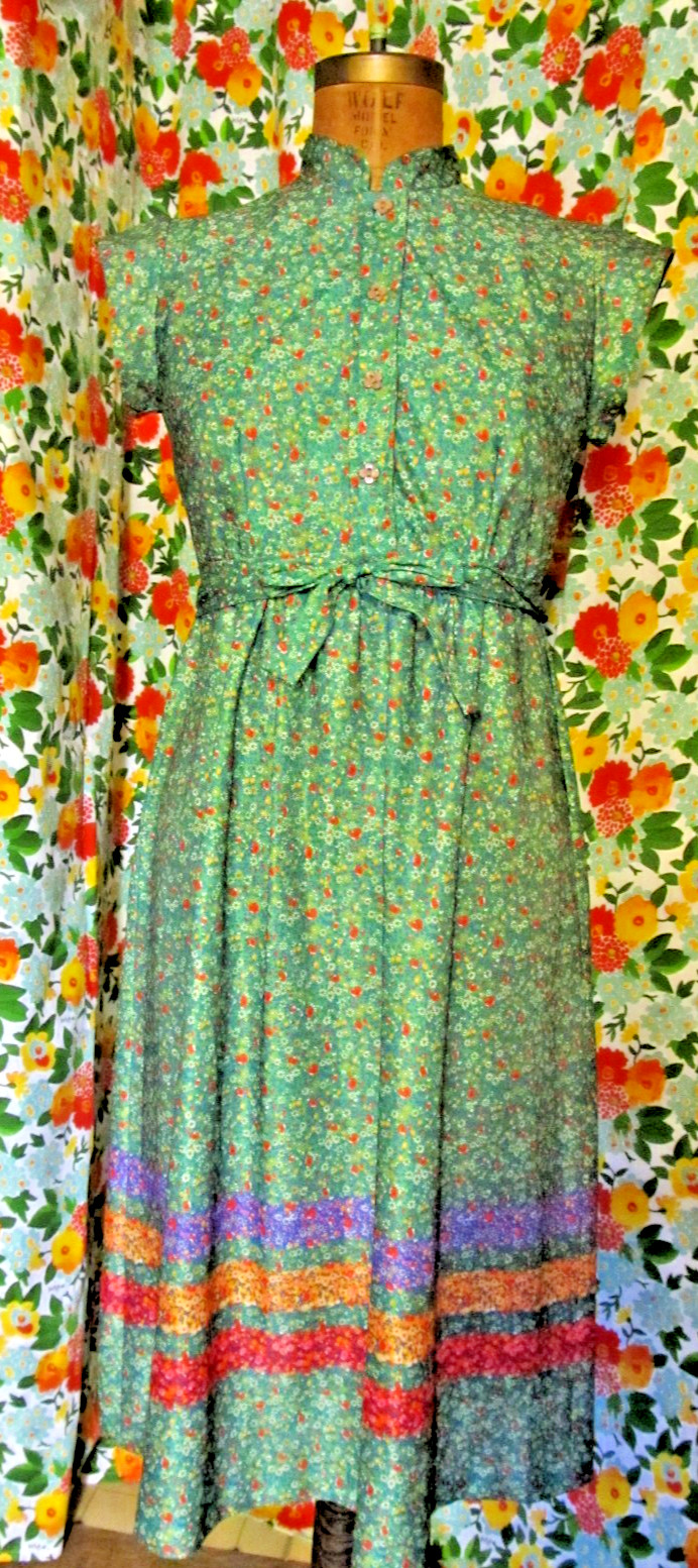 Vintage 1960’s green floral knit Holly Hobby look sleeveless dress size 14