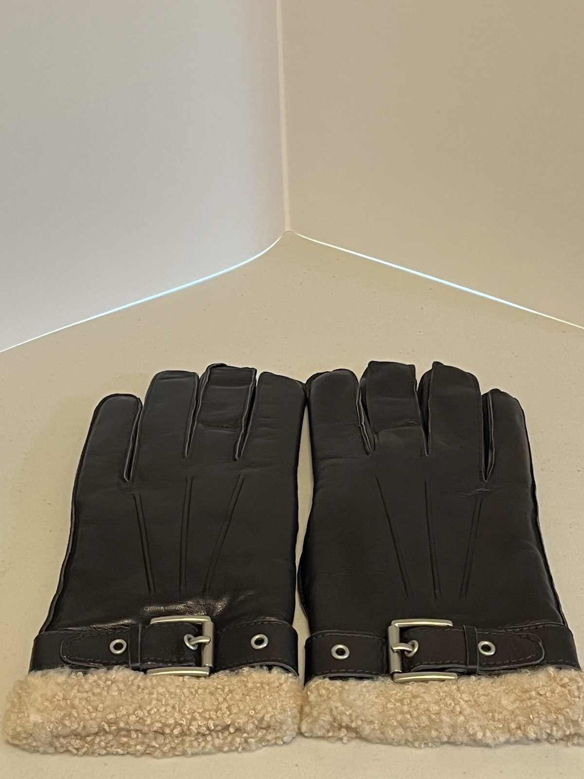 Coach Dark Chocolate Brown Leather 100% Shearling Lined Gloves Medium