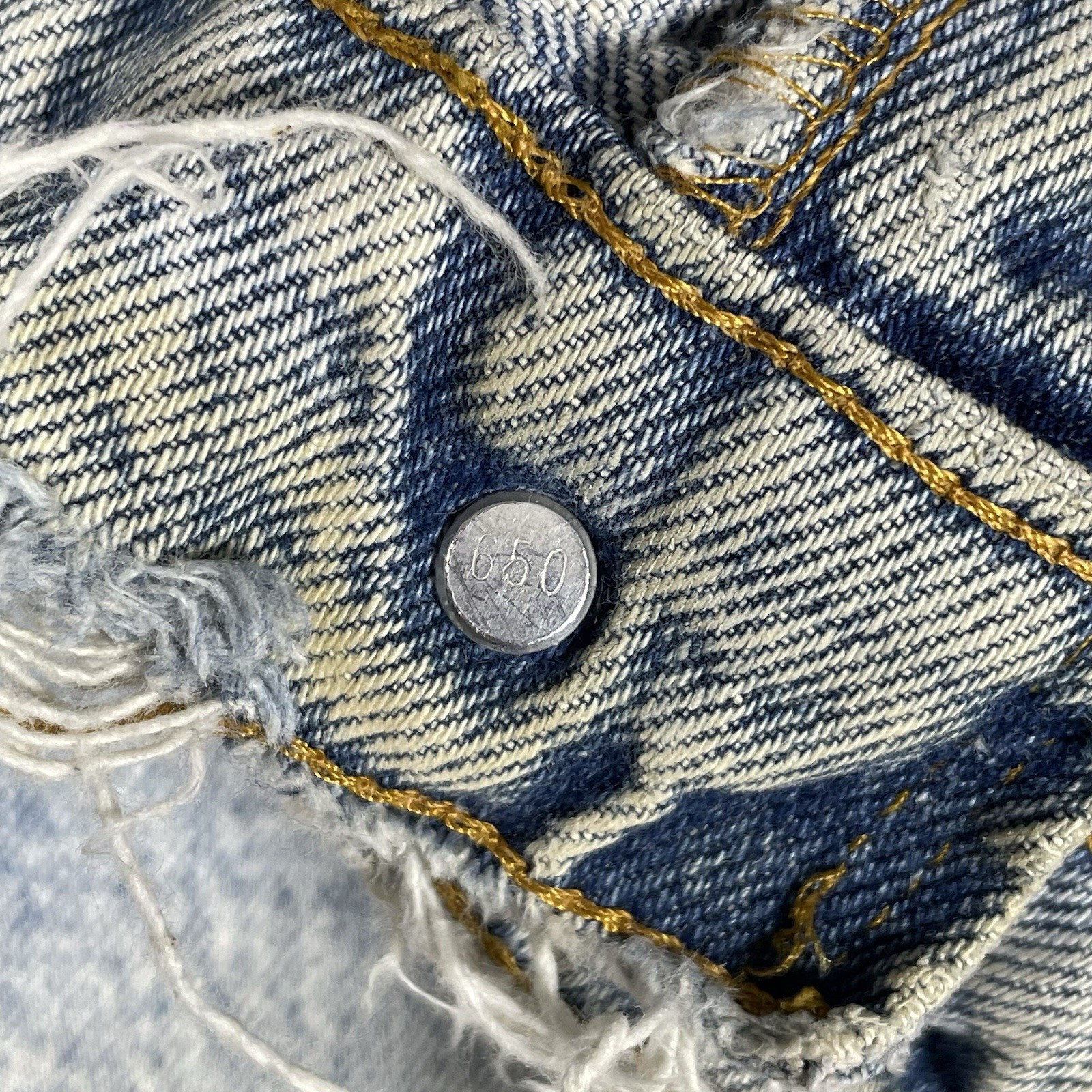 Vintage 80s Levis 505 USA Made Light Wash Jeans 30×32 Thrashed Grunge Cut Waist