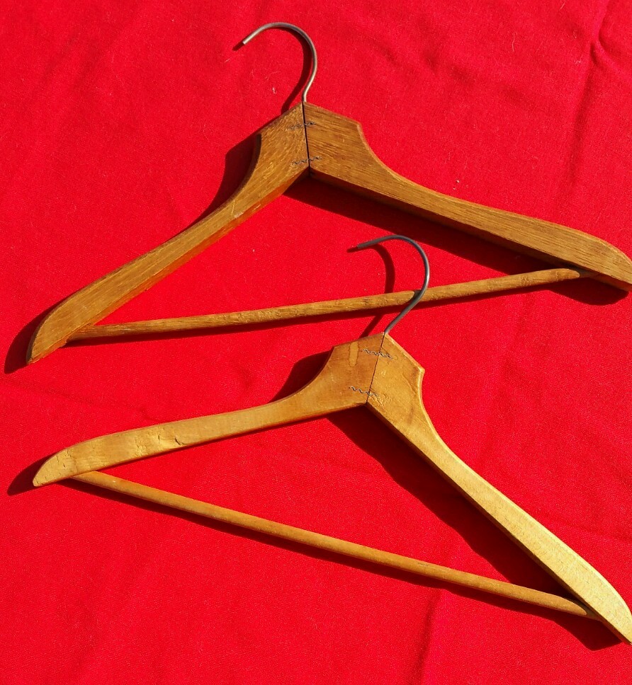 2 Vintage Wood SUIT Hangers SHIELD TOP MATCHED SIZE & SHAPE H6B