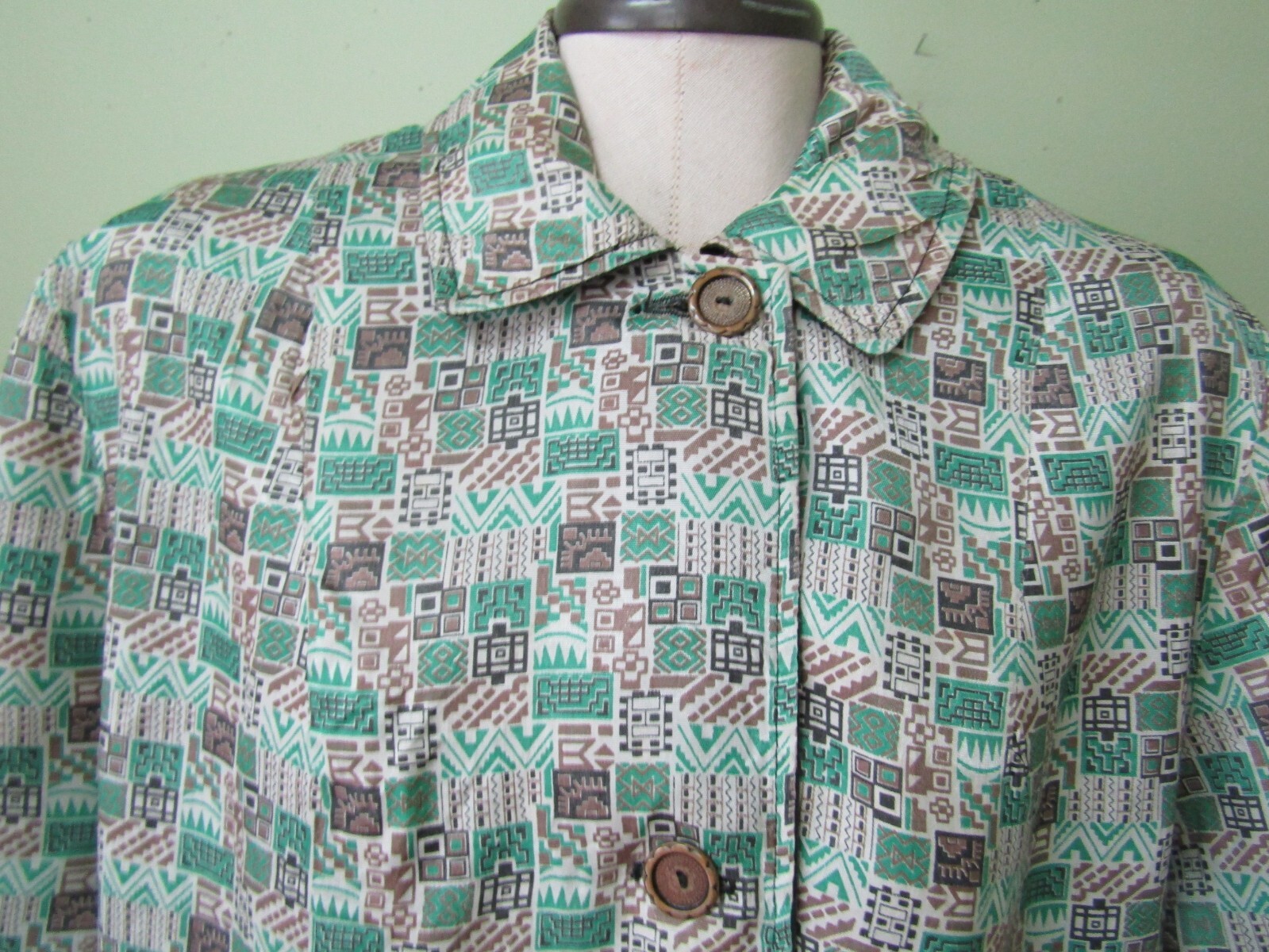VINTAGE 1960’S REVERSIBLE LADIES COAT / 50″ BUST MEASURE