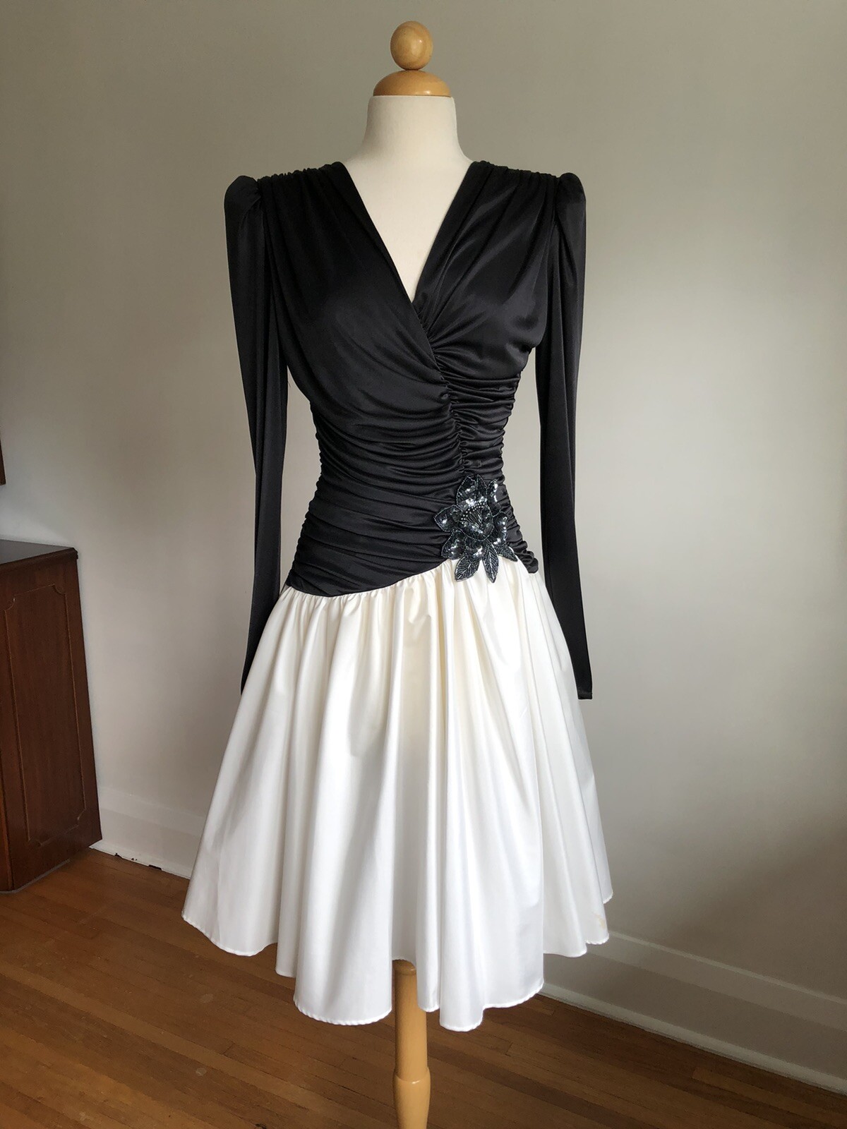 STUNNING VTG LEGENDS By Judy Berger Black & White W/ Sequins Formal Dress SZ 5/6