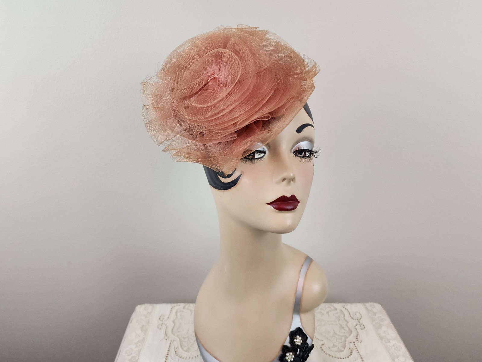 Vintage 1940’s Peachy Rose Crinoline Net Rose Fascinator Ladies Hat