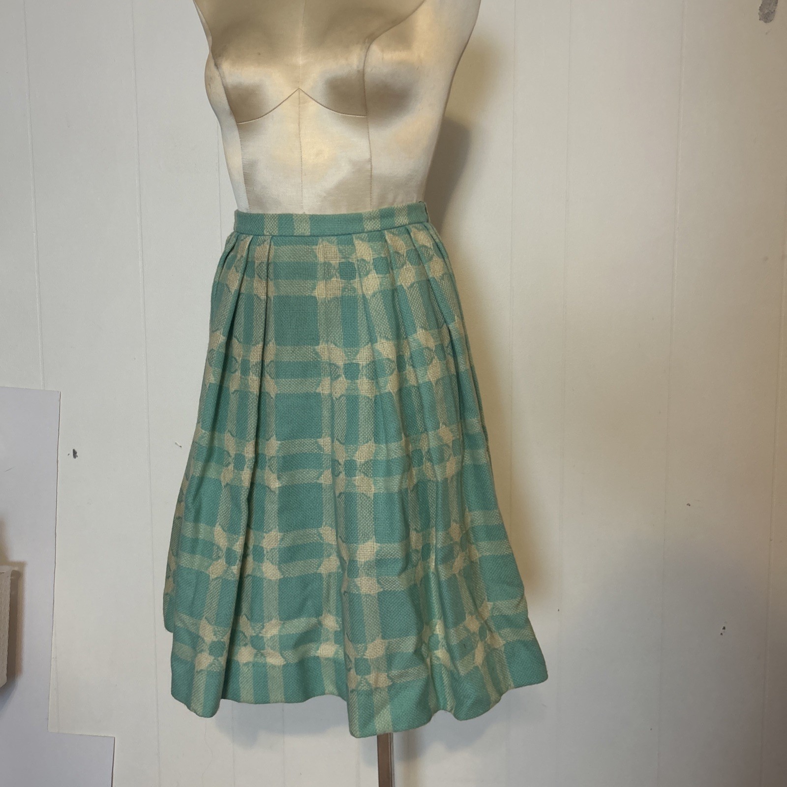 Vintage Bobbie Brooks 50s 60s Knit Pleated Plaid Mint Ivory Knee Flare Skirt S