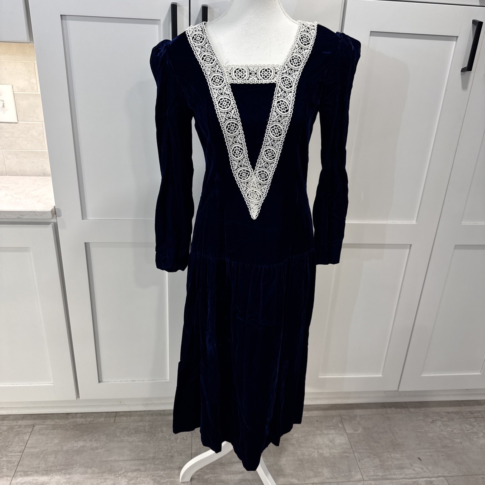 Vintage Gunne Sax Jessica McClintock Blue Velvet Dress White Floral Lace Sz 9