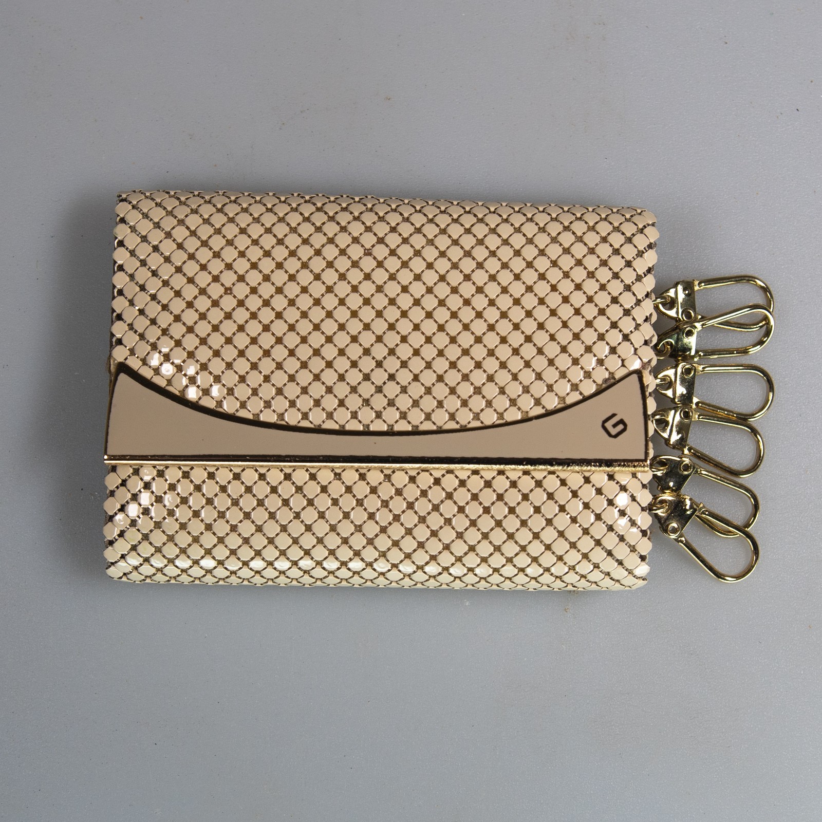 Vintage GLOMESH cream & gold fold up key holder / purse – 6 slots – c1980s