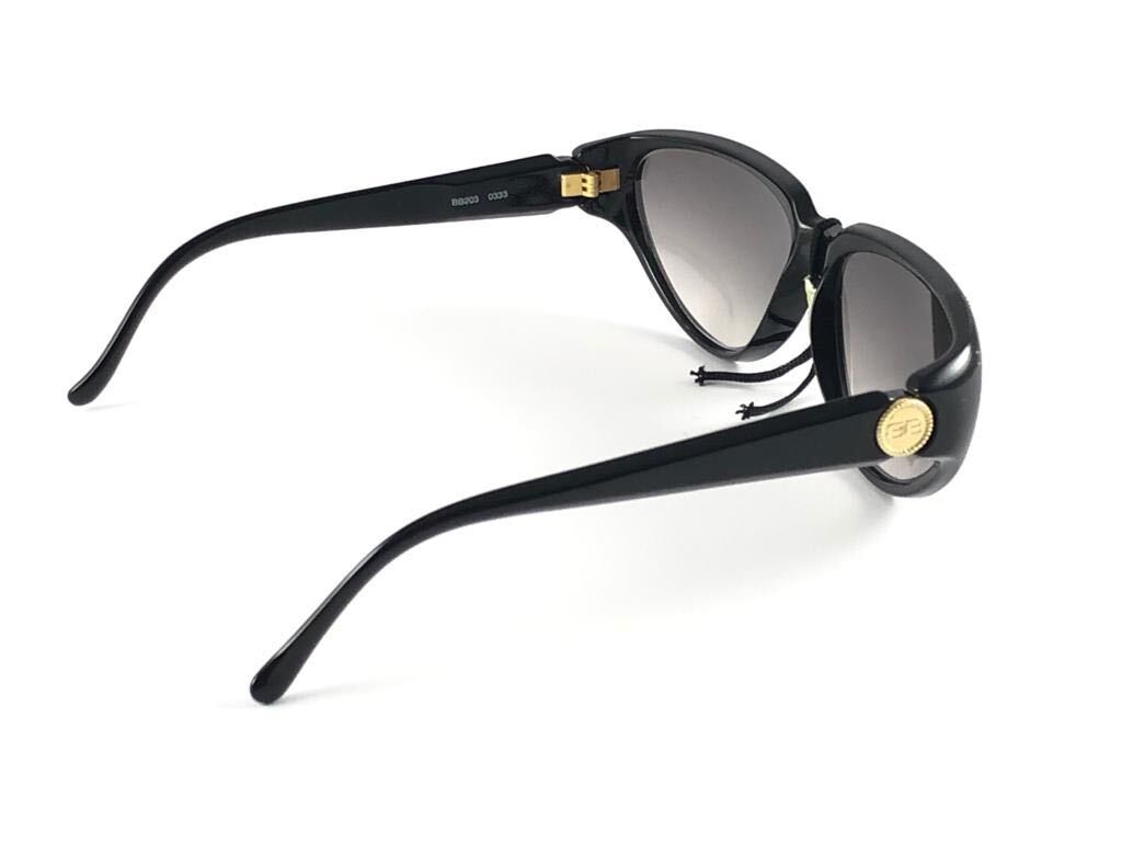 VINTAGE BALENCIAGA BB20 SLEEK BLACK GREY LENSES 1980’S SUNGLASSES MADE IN FRANCE