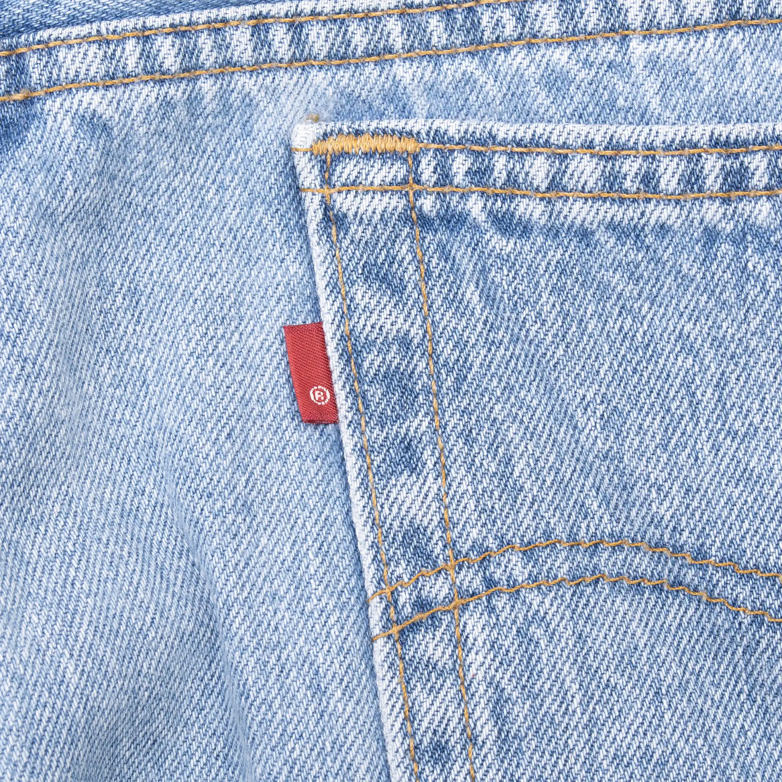 VINTAGE LEVIS 501 INDIGO LIGHT WASH BLUE JEANS 1990S SIZE 38X31 MADE IN USA