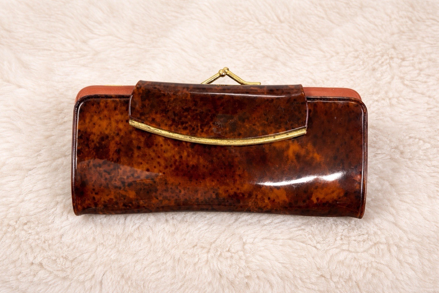 Vintage 1950s Newey England Tortoiseshell Lucite Clutch Wallet Kiss Lock Gold