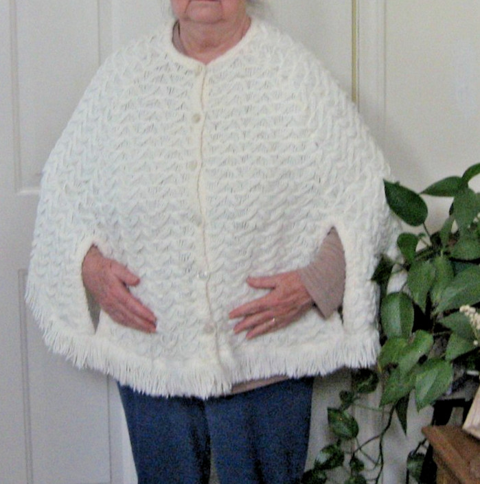 70s Hippie Poncho Mod Cape White Knit Bohemian Fringe Grannycore