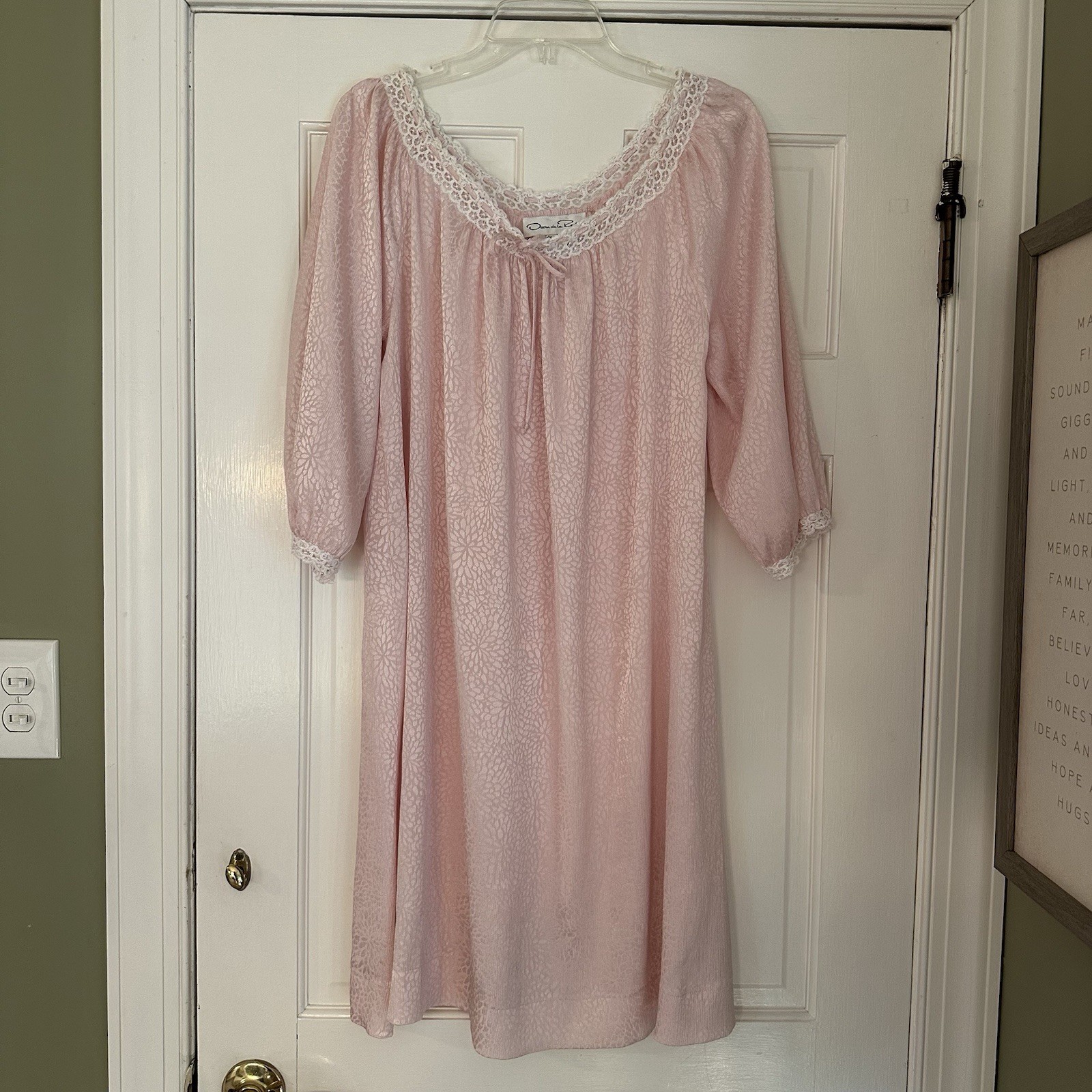 Vintage Oscar de la Renta Neiman Marcus Pink Lace Trim Nightgown XS Granny chic