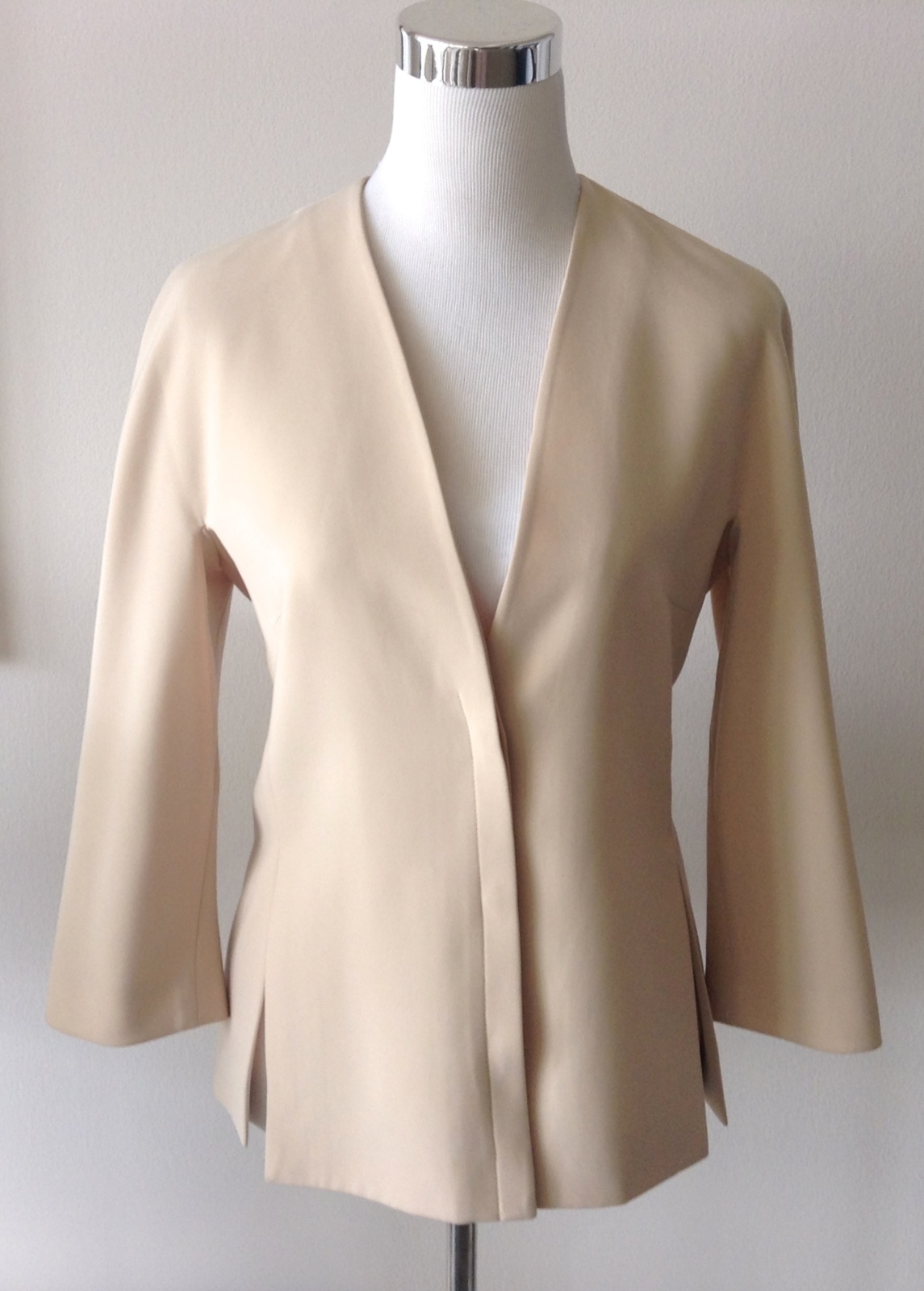 KRIZIA Couture Polyester Beige V-Neck Lined Jacket Side Slits Hidden Buttons 40