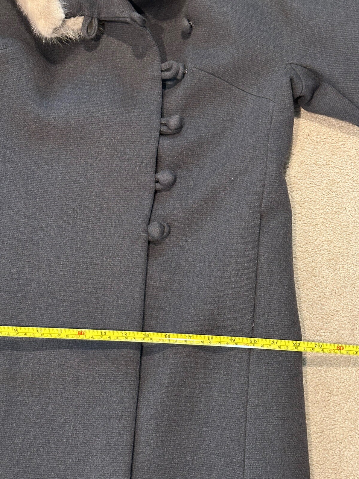 Vintage Gray Wool Coat W/ Silver Mink Fur Collar Size M/L 60s Hollywood!
